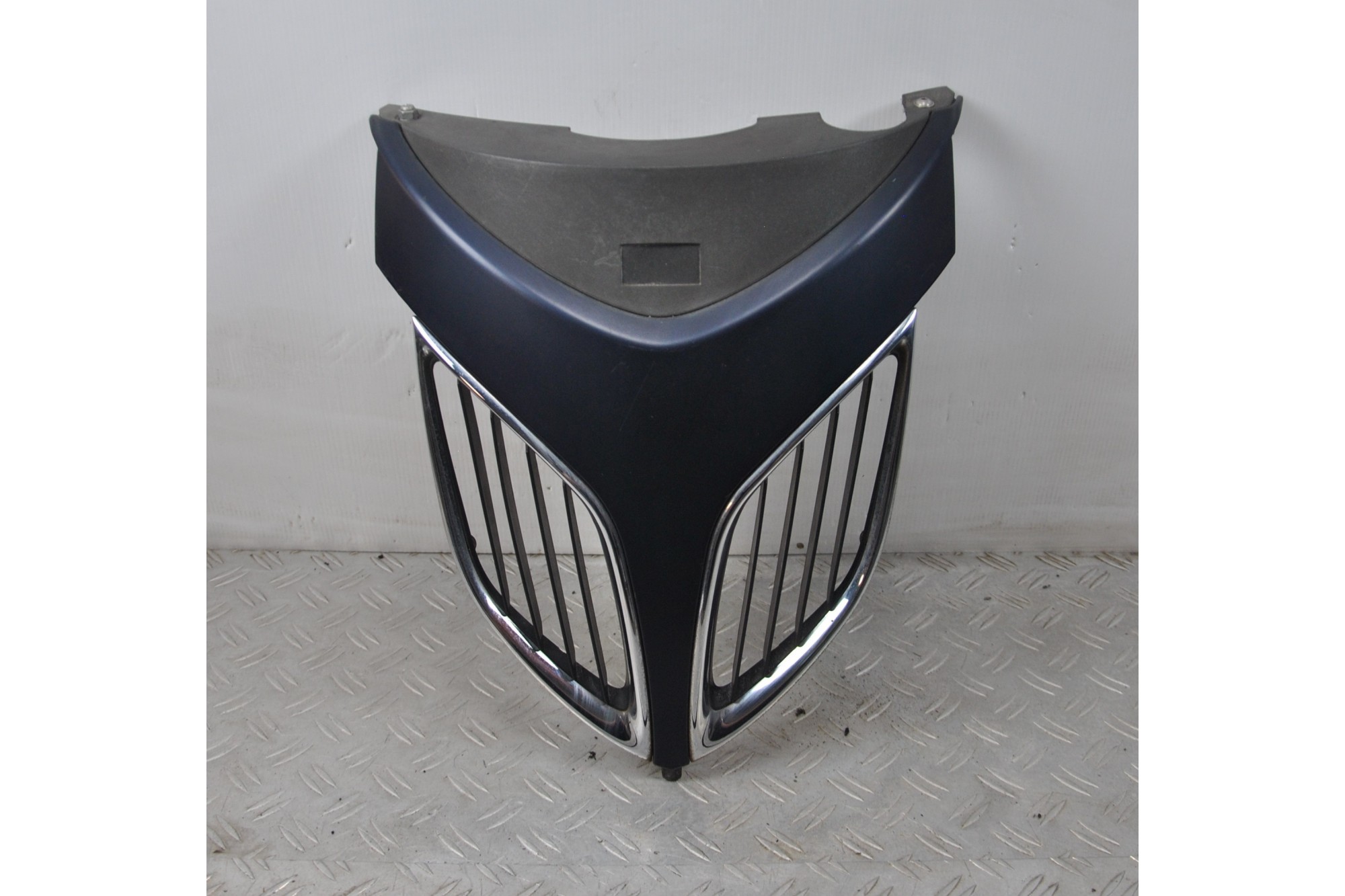 Carena Coperchio Scudo Aprilia Sportcity 125 / 200 / 250 dal 2004 al 2008 cod DIS108346  1630941488507