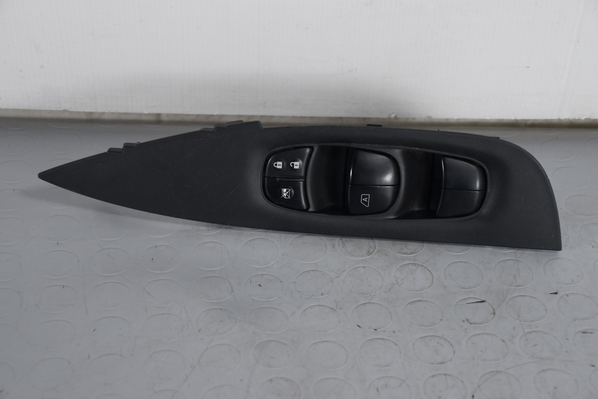 Pulsantiera alzacristalli anteriore SX Nissan X-Trail Dal 2014 al 2020 Cod 809614CE2A  1631275944301