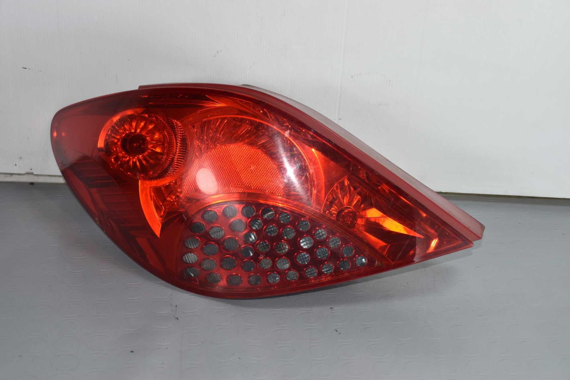 Fanale stop posteriore SX Peugeot 207 Dal 2006 al 2015 Cod 9649986680-03  1631625983981