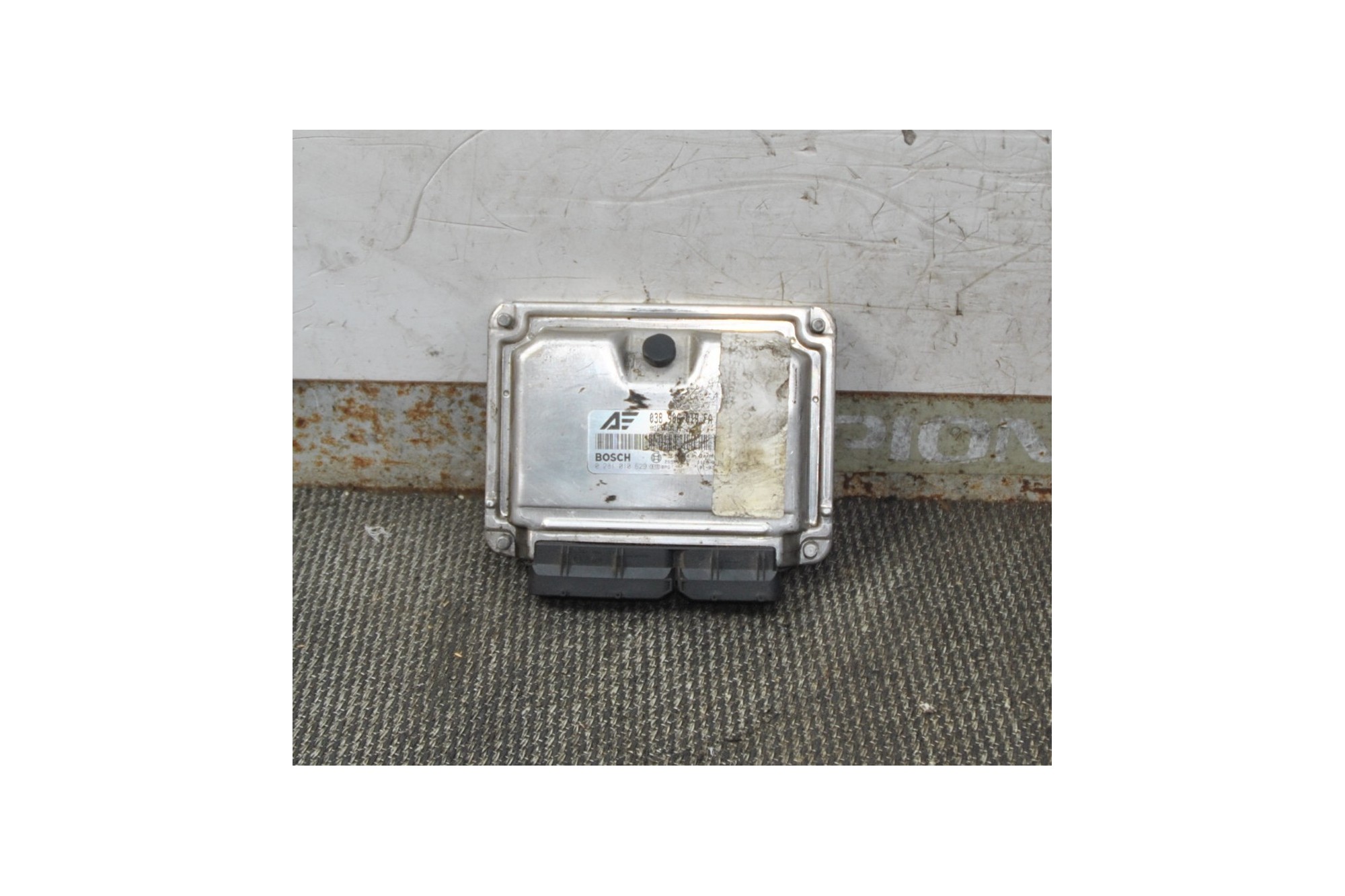 Centralina motore ECU Ford Galaxy 1.9 TDI dal 1995 al 2005 cod : 1057827  2411111127780