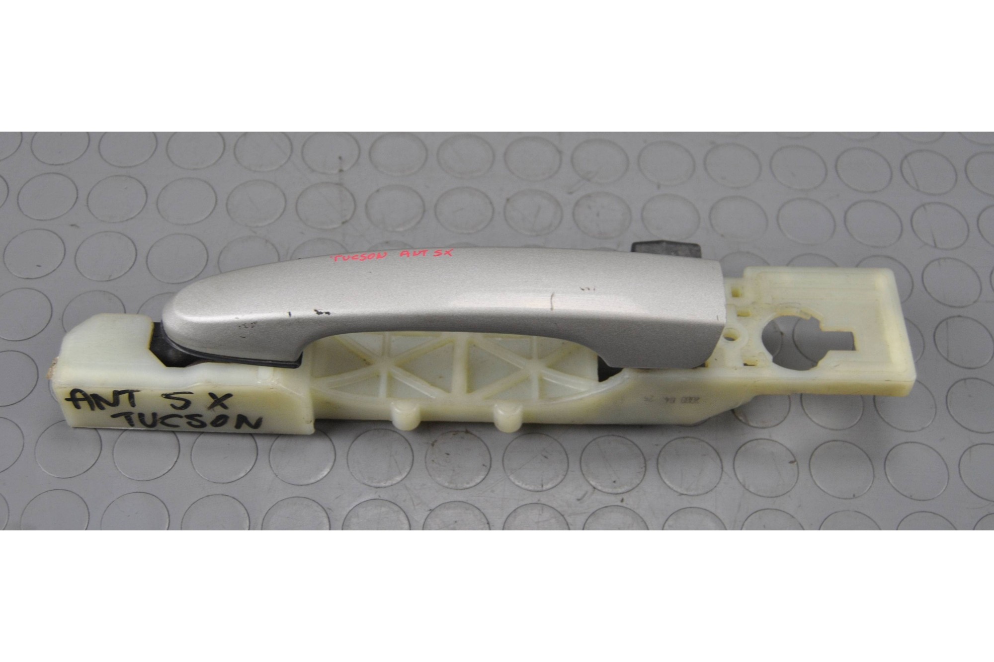 Maniglia esterna Anteriore SX Hyundai Tucson dal 2004 al 2010 Cod 826502E000  2411111128220
