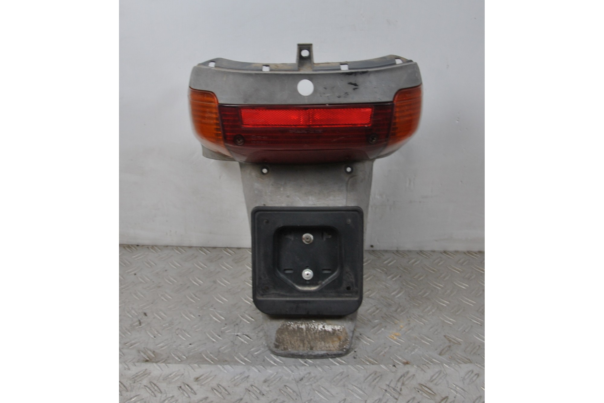 Carena Potatarga + Stop posteriore Piaggio Zip Dal 1992 al 2000  1632905186658