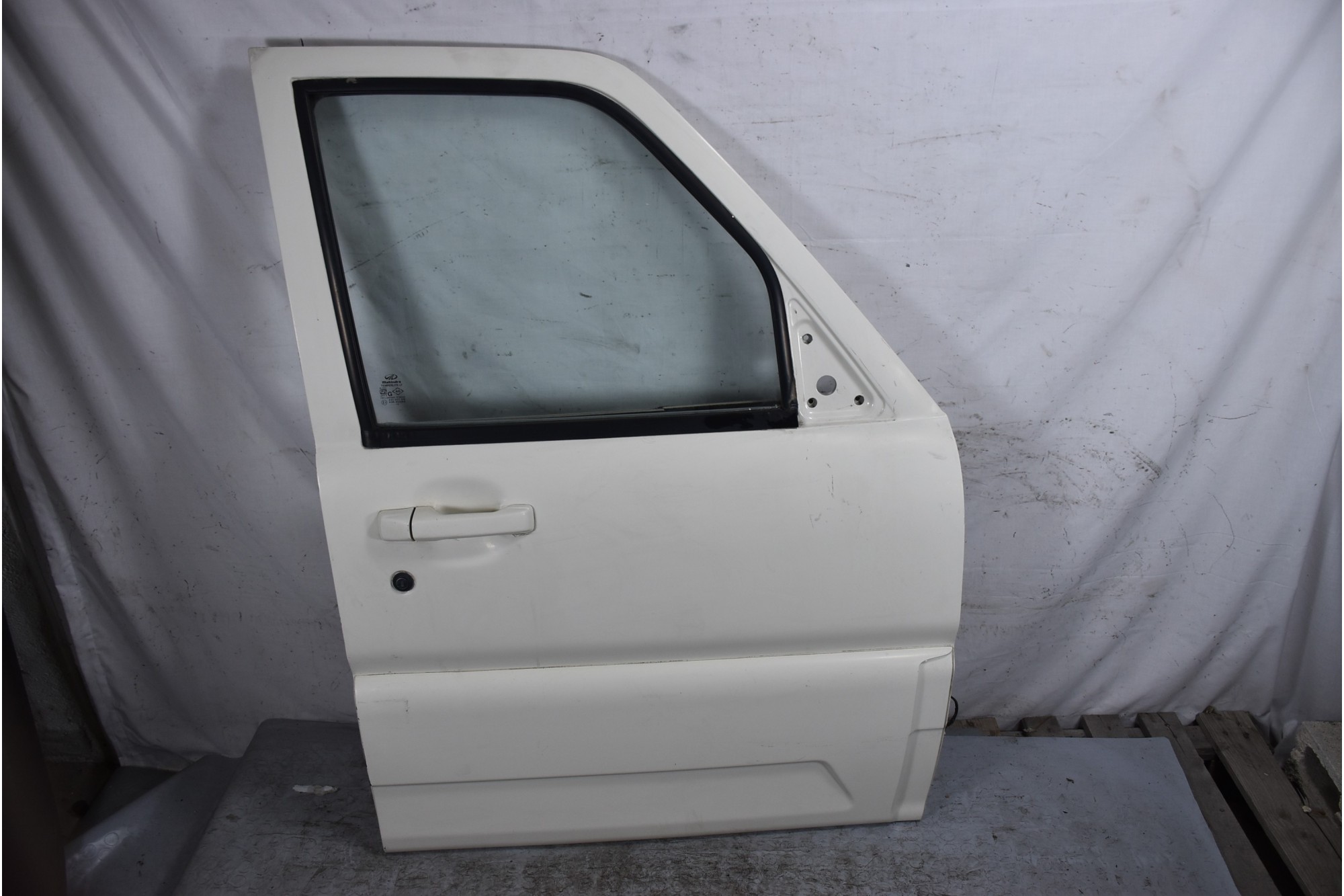 Portiera Sportello Anteriore DX Bianco Mahindra Goa dal 2002 in poi  1633011522163