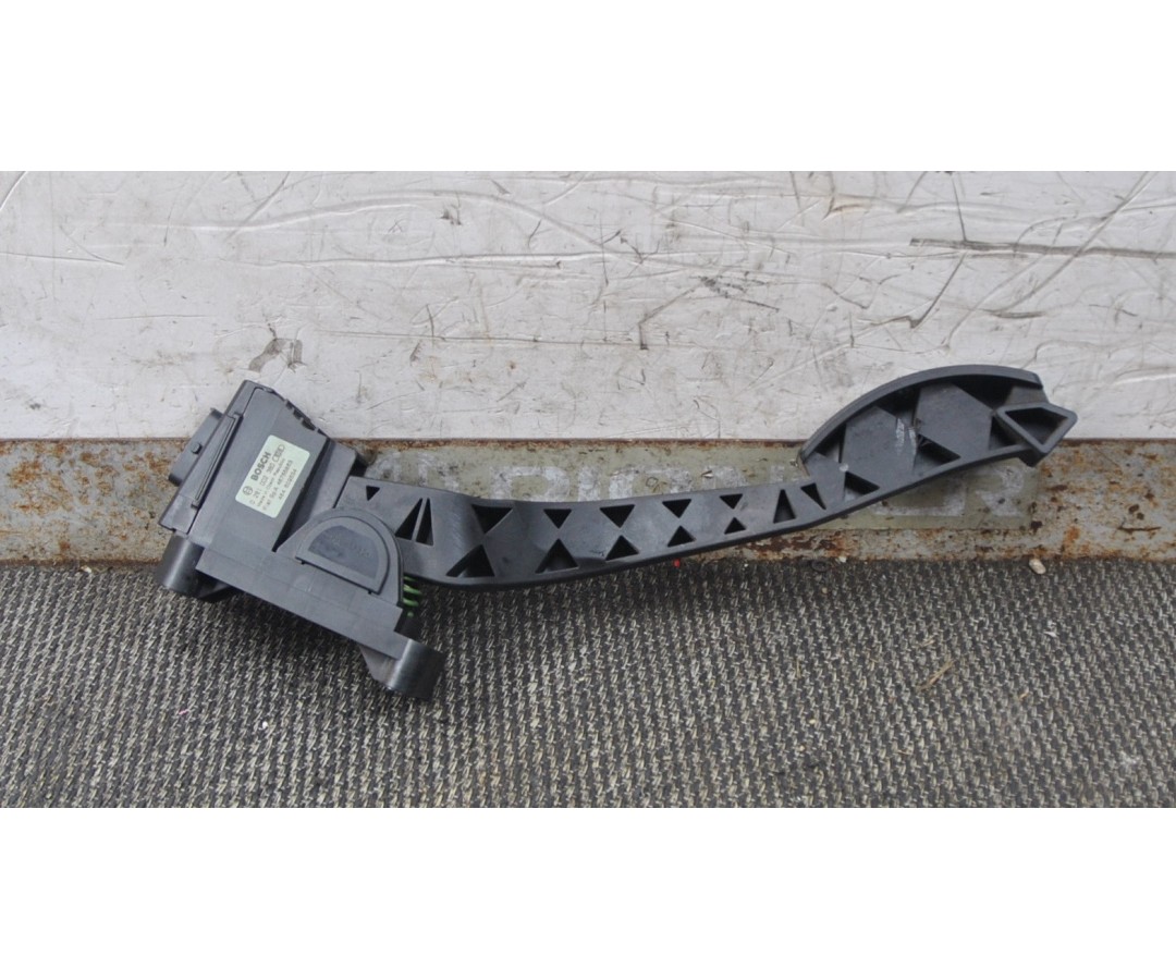 Pedale acceleratore Alfa Romeo 147 / GT Dal 2001 al 2010 cod. 46755863 Pedale acceleratore Alfa Romeo 147 / GT Dal 2001 al 2010 cod. 46755863