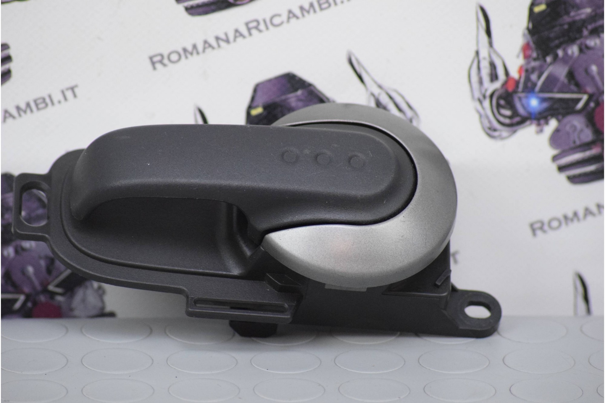 Maniglia interna sportello ant. post. Dx Nissan Micra K12 2003 cod 80670AX603  2411111129821
