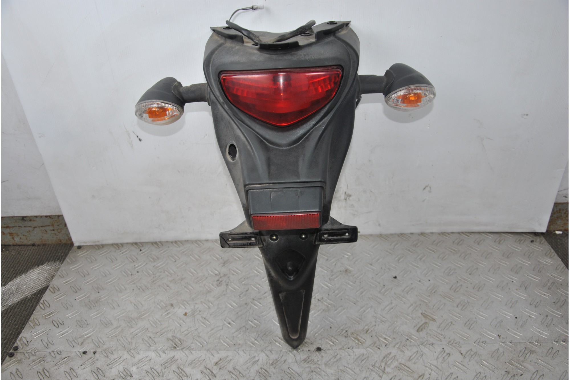 Portatarga Completo Suzuki Gladius 650 dal 2009 al 2015 Cod 63112-44h00  1635321091018