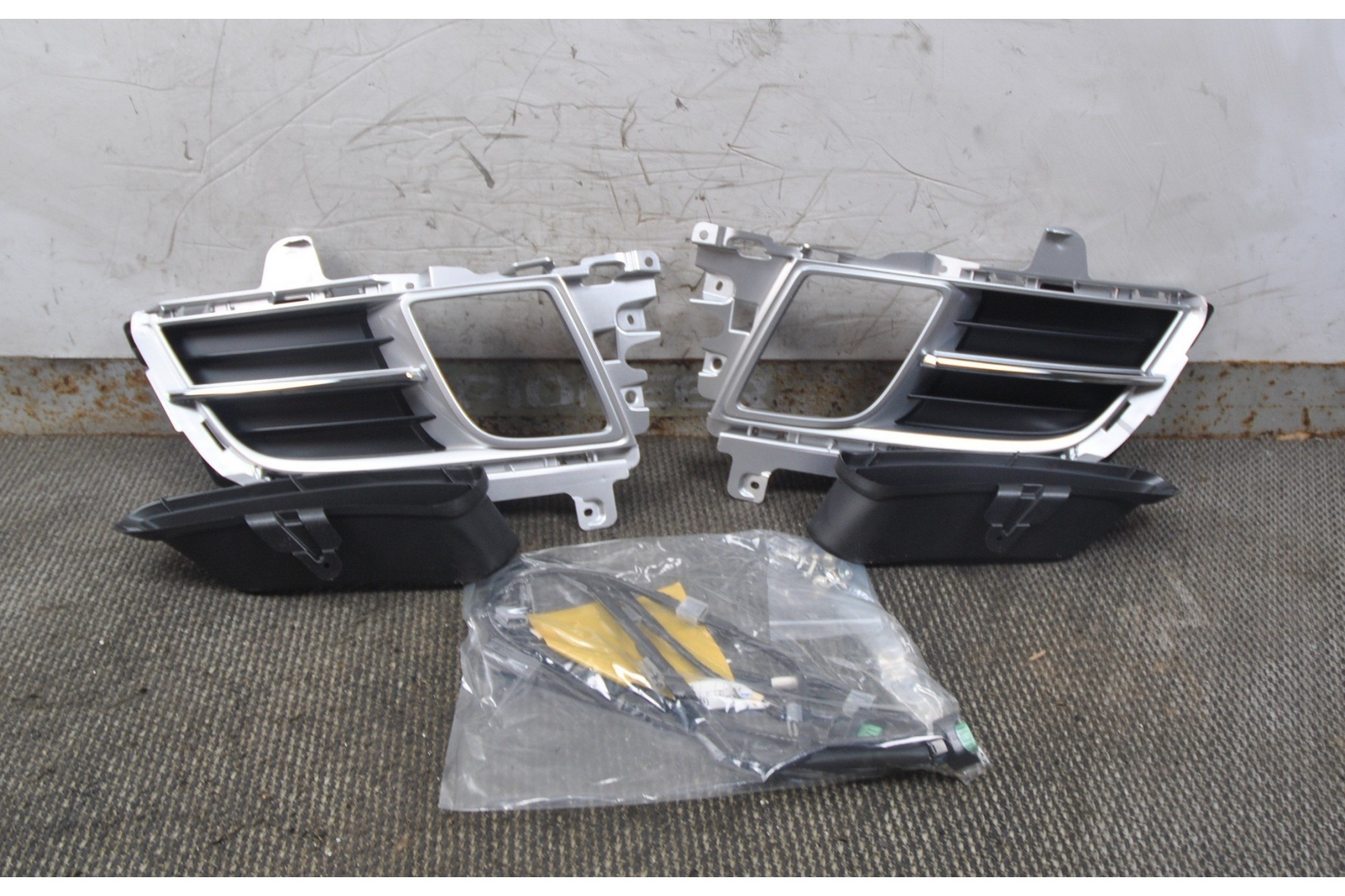 Kit Fendinebbia Dx e Sx Mazda 6 2008 al 2013 cod GS7TV7230F NUOVO  2411111134801