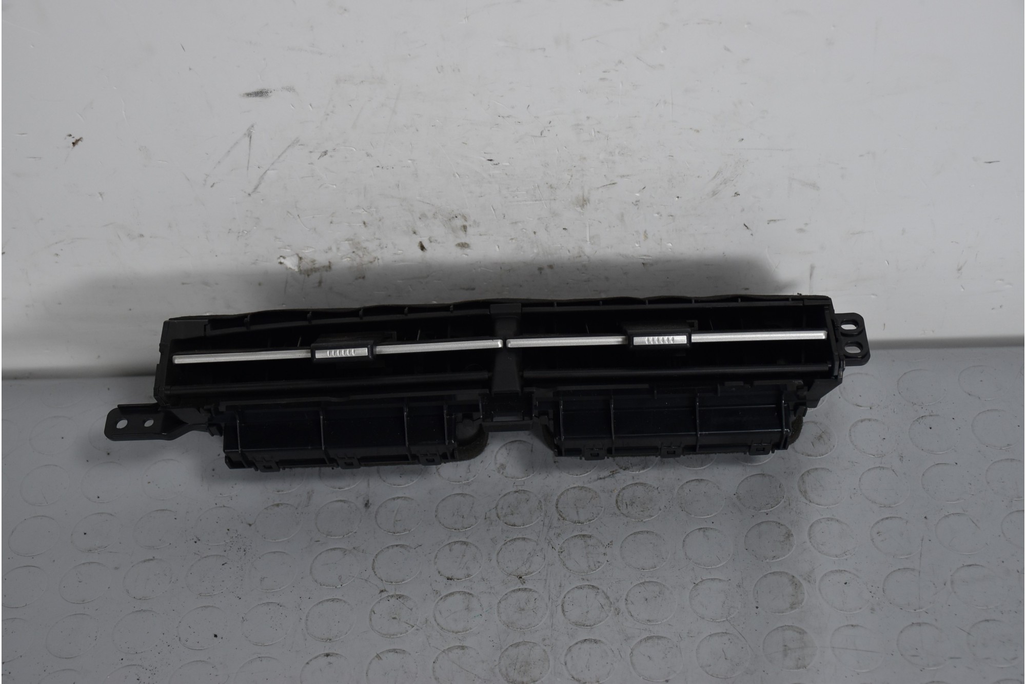 Bocchette aria centrali Toyota Prius Hybrid Dal 2009 al 2015 Cod 55670-47070  1637314502914