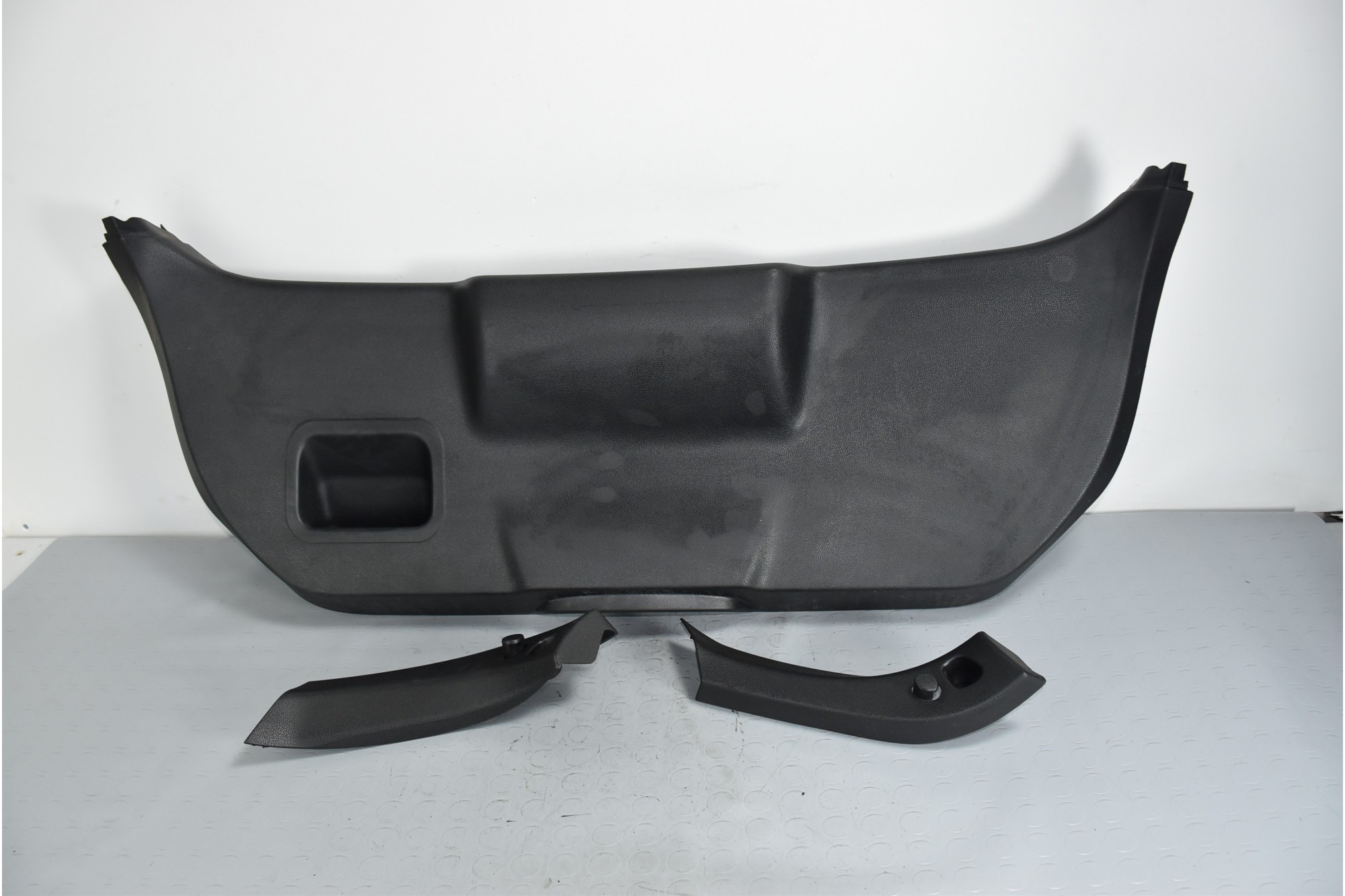 Rivestimento Portellone Bagagliaio Posteriore Ford Fiesta dal 2008 al 2017 Cod 8a61-b40706-bew  1637329015751