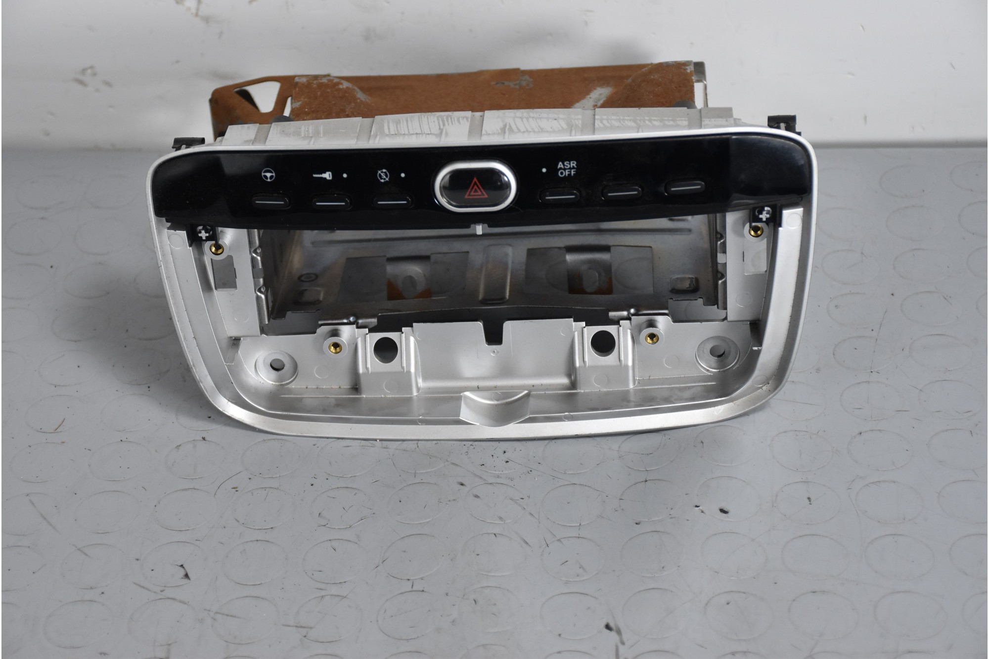 Cornice autoradio + 4 frecce Fiat Punto EVO Dal 2009 al 2012 Cod 7355013570  1637333845283