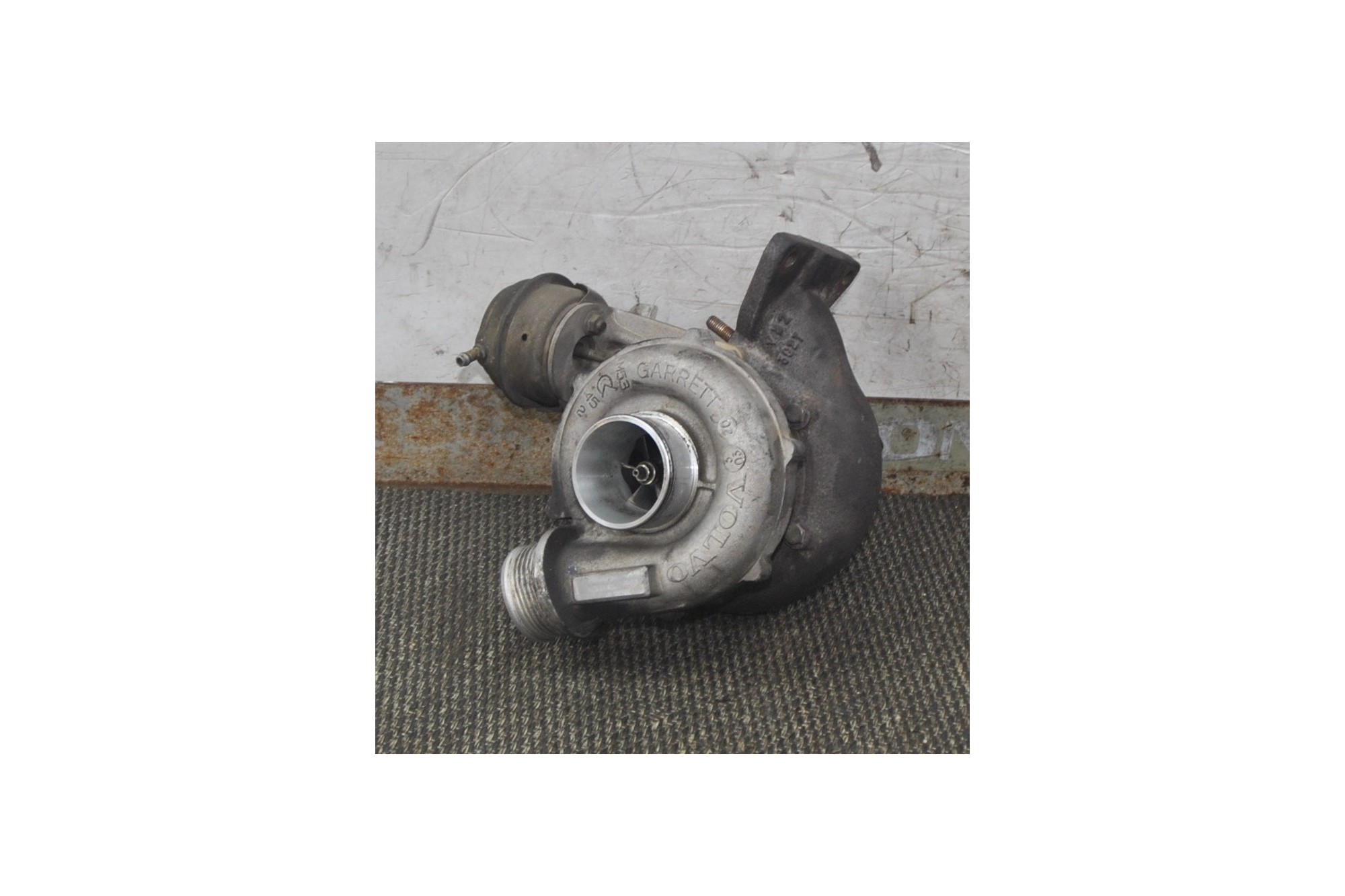 Turbina Turbocompressore Volvo V70 2.4 D dal 2000 al 2007 cod : 8653146  2411111135433