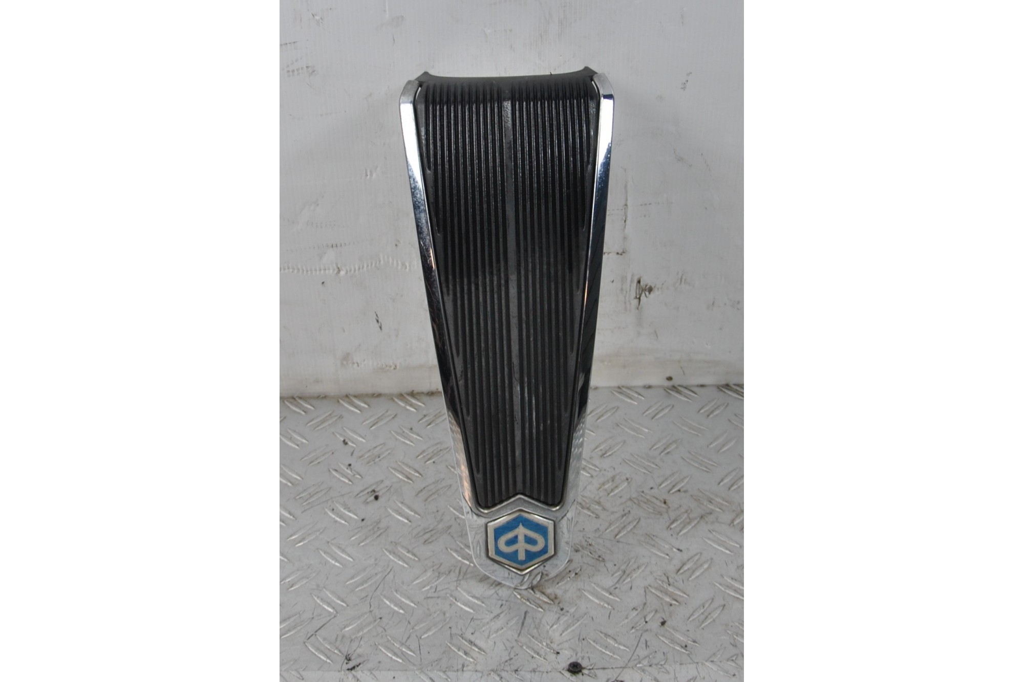 Carena Scudetto Anteriore Piaggio Liberty 50 / 125 / 150 dal 2009 al 2015  1637766474623