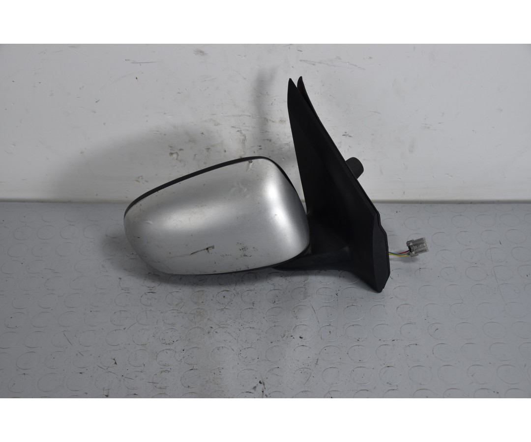 Specchietto retrovisore esterno Nissan Almera Tino Dal 1998 al 2006 Cod 015541 1637767756940 Specchietto retrovisore esterno Nissan Almera Tino Dal 1998 al 2006 Cod 015541 1637767756940