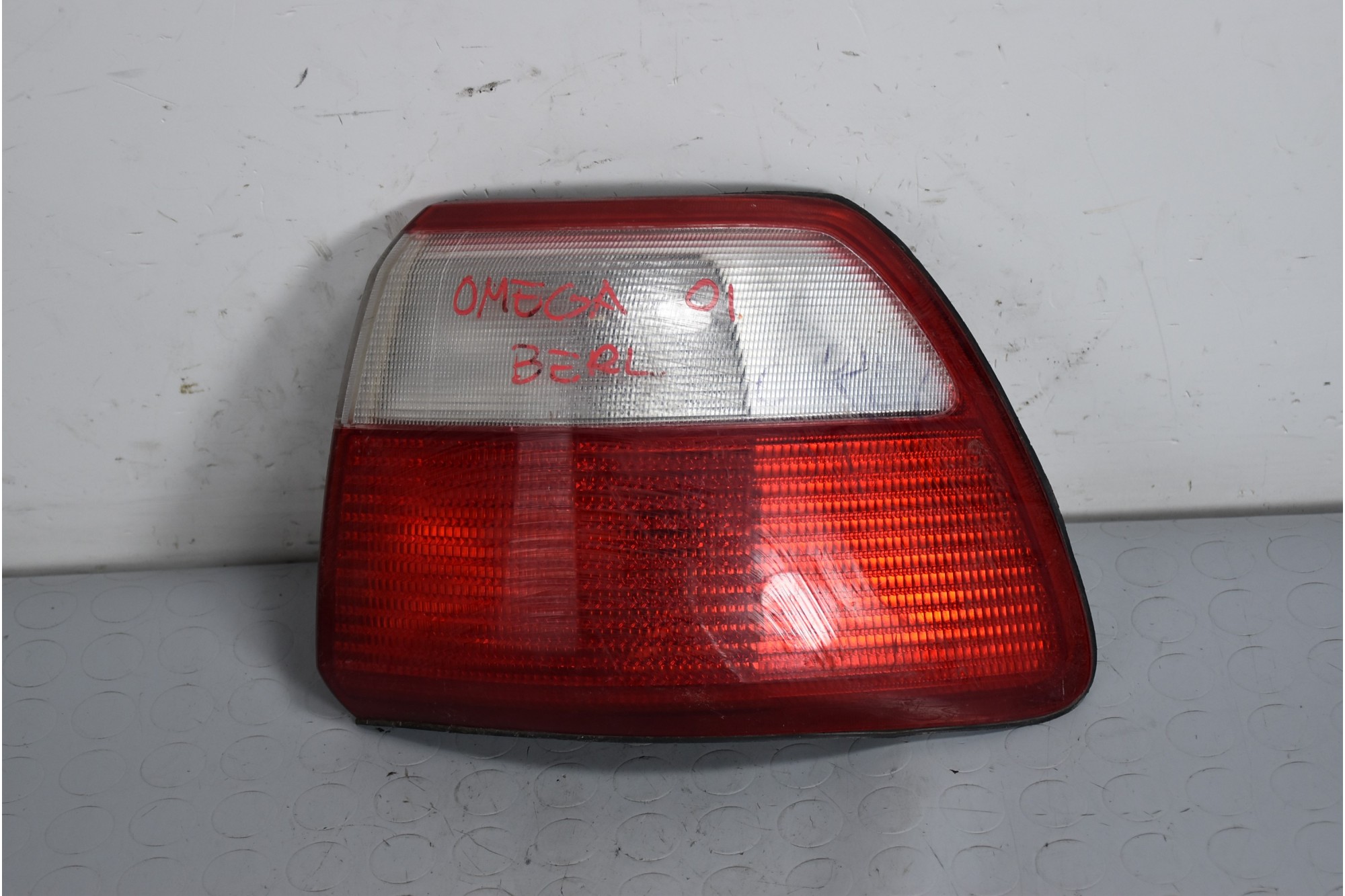 Fanale stop posteriore DX Opel Omega Dal 1999 al 2003 Cod 32215  1639059747650
