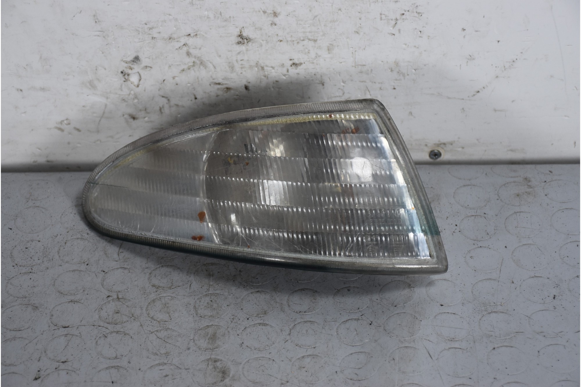 Freccia direzionale anteriore DX Ford Mondeo I Dal 1993 al 2000 Cod 13635000D  1639493227749