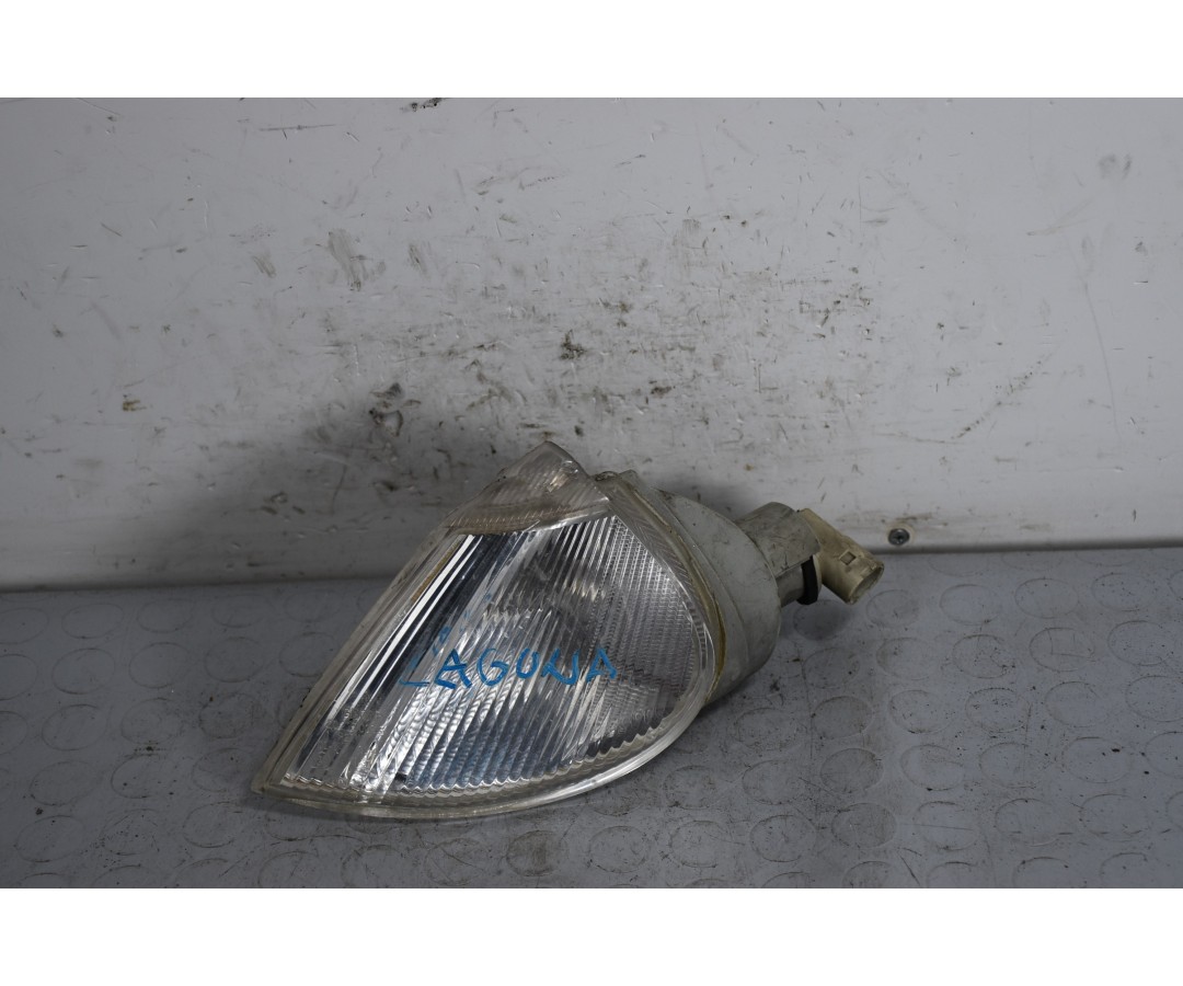 Freccia direzionale anteriore SX Renault Laguna I Dal 1994 al 2001  1639563183654