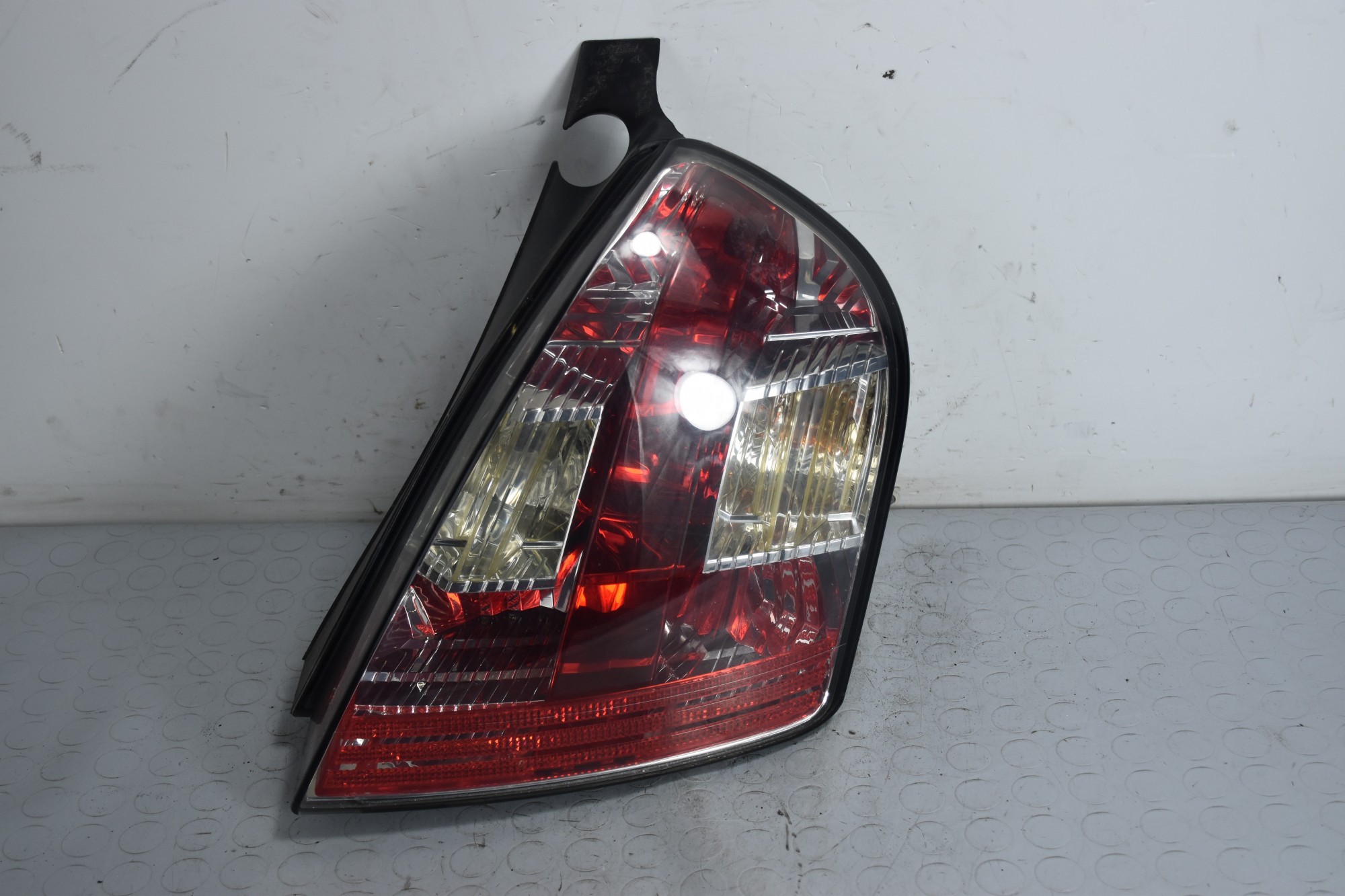 Fanale stop posteriore DX Fiat Stilo Dal 2001 al 2010 Cod 46823705  1640189378454