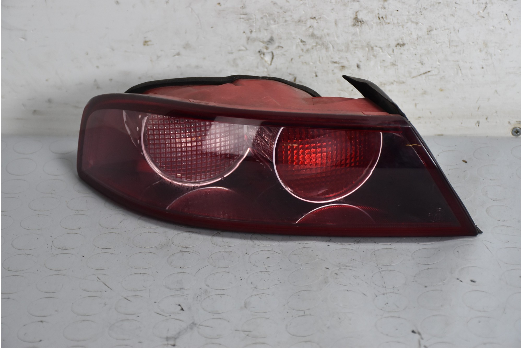 Fanale Stop Posteriore Esterno SX Alfa Romeo 159 dal 2005 al 2011 Cod 50691365  1640698340645