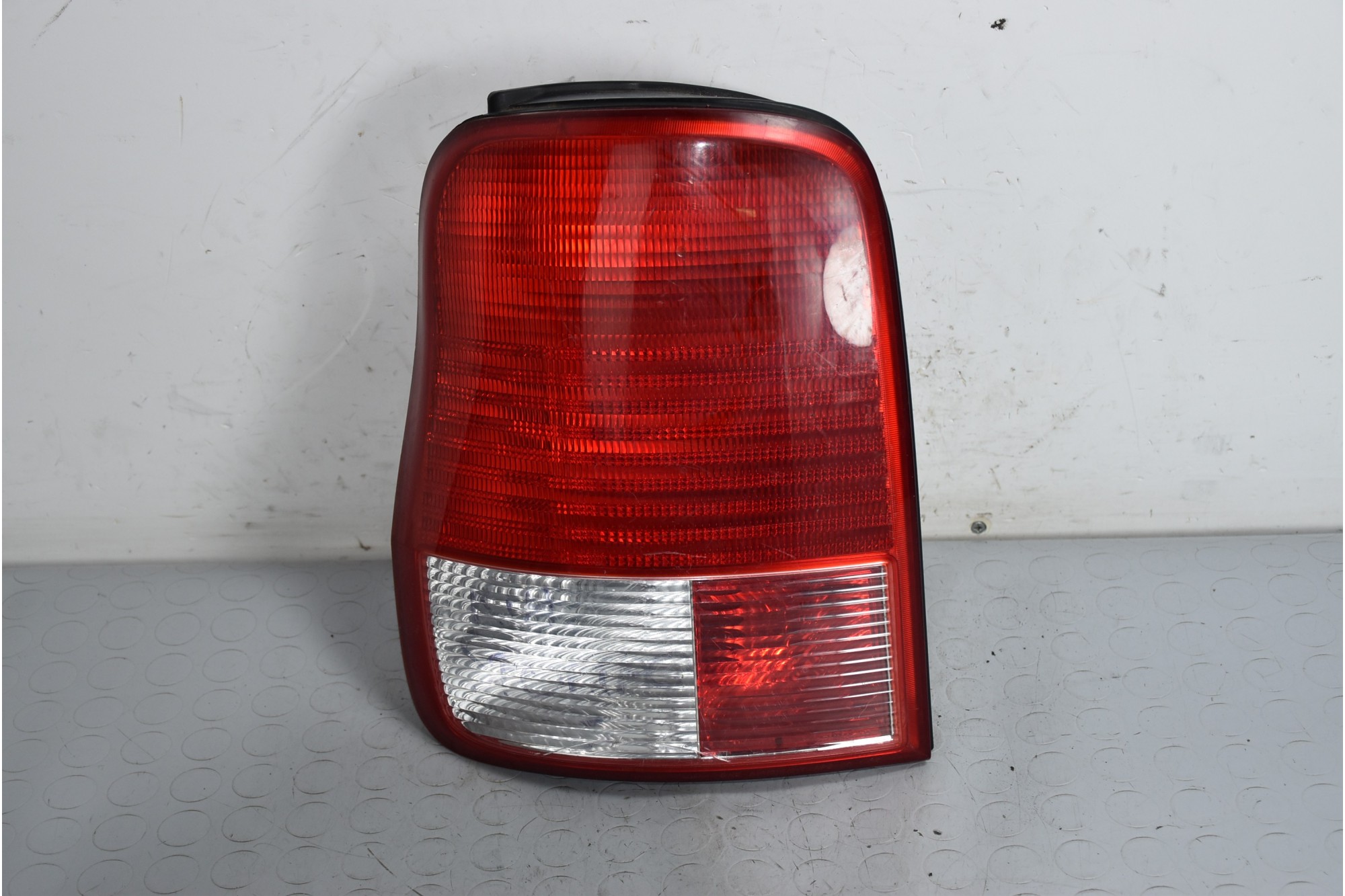 Fanale Stop Posteriore SX Kia Carnival dal 1999 al 2006 Cod 0k53a-51140  1640704477556