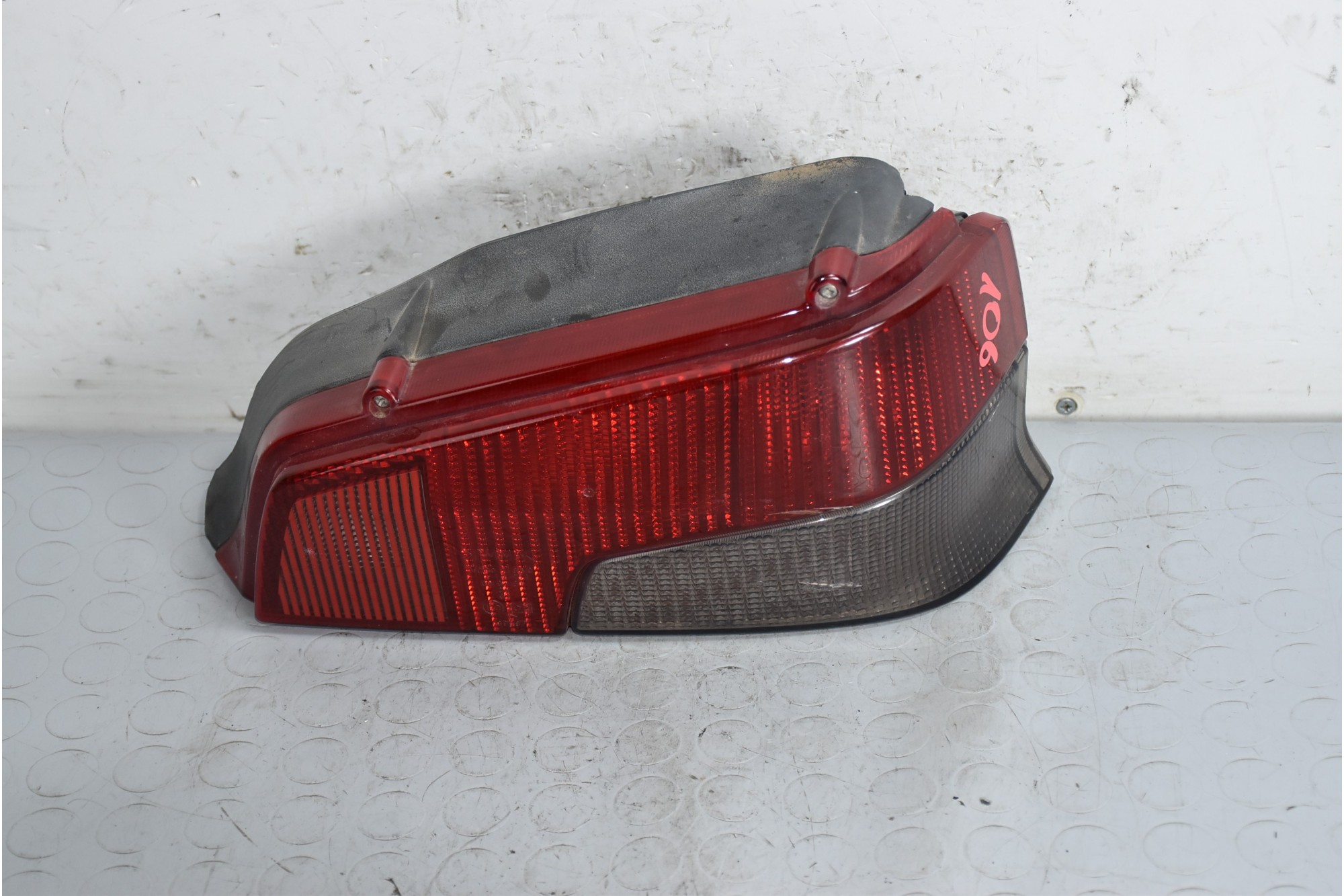 Fanale stop posteriore DX Peugeot 106 Dal 1991 al 1996 Cod 635184  1640874186029