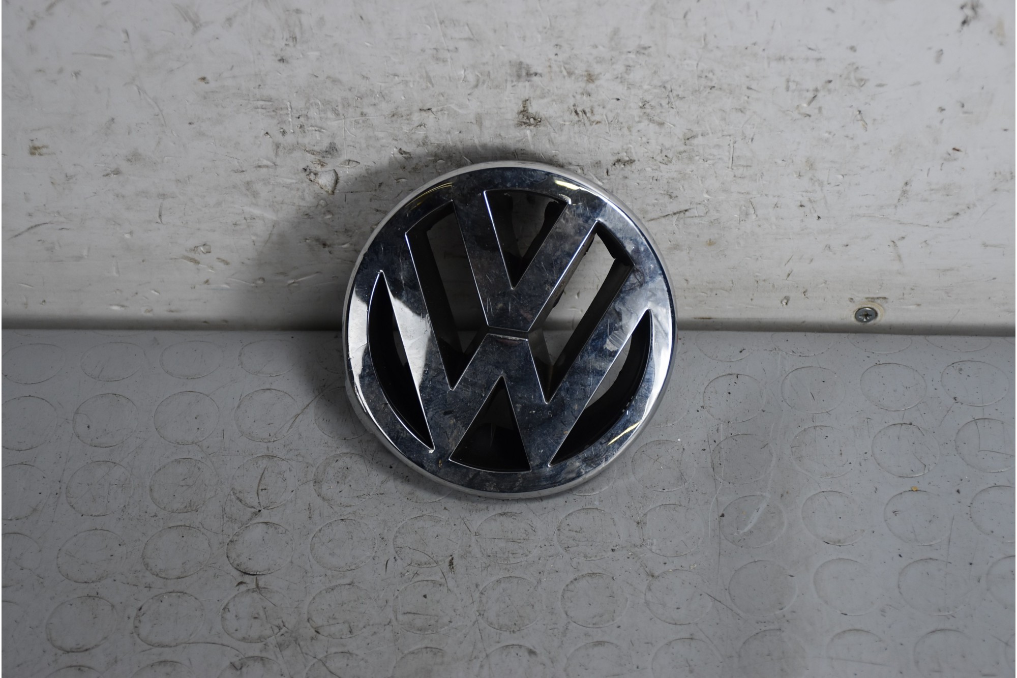Logo Volkswagen Volkswagen Golf V Dal 2003 al 2008 Cod 1T0853601  1641304489055