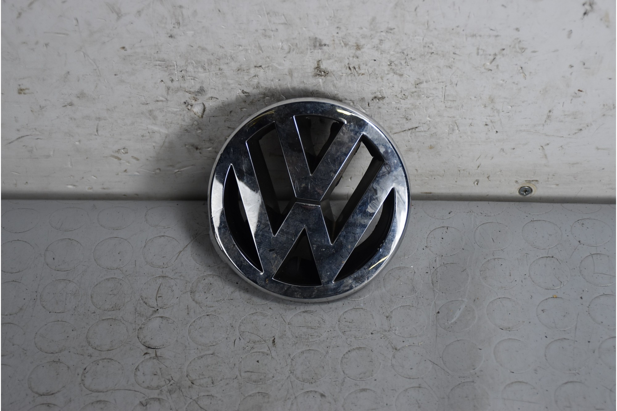 Logo Volkswagen Volkswagen Golf V Dal 2003 al 2008 Cod 1T0853601  1641304489055