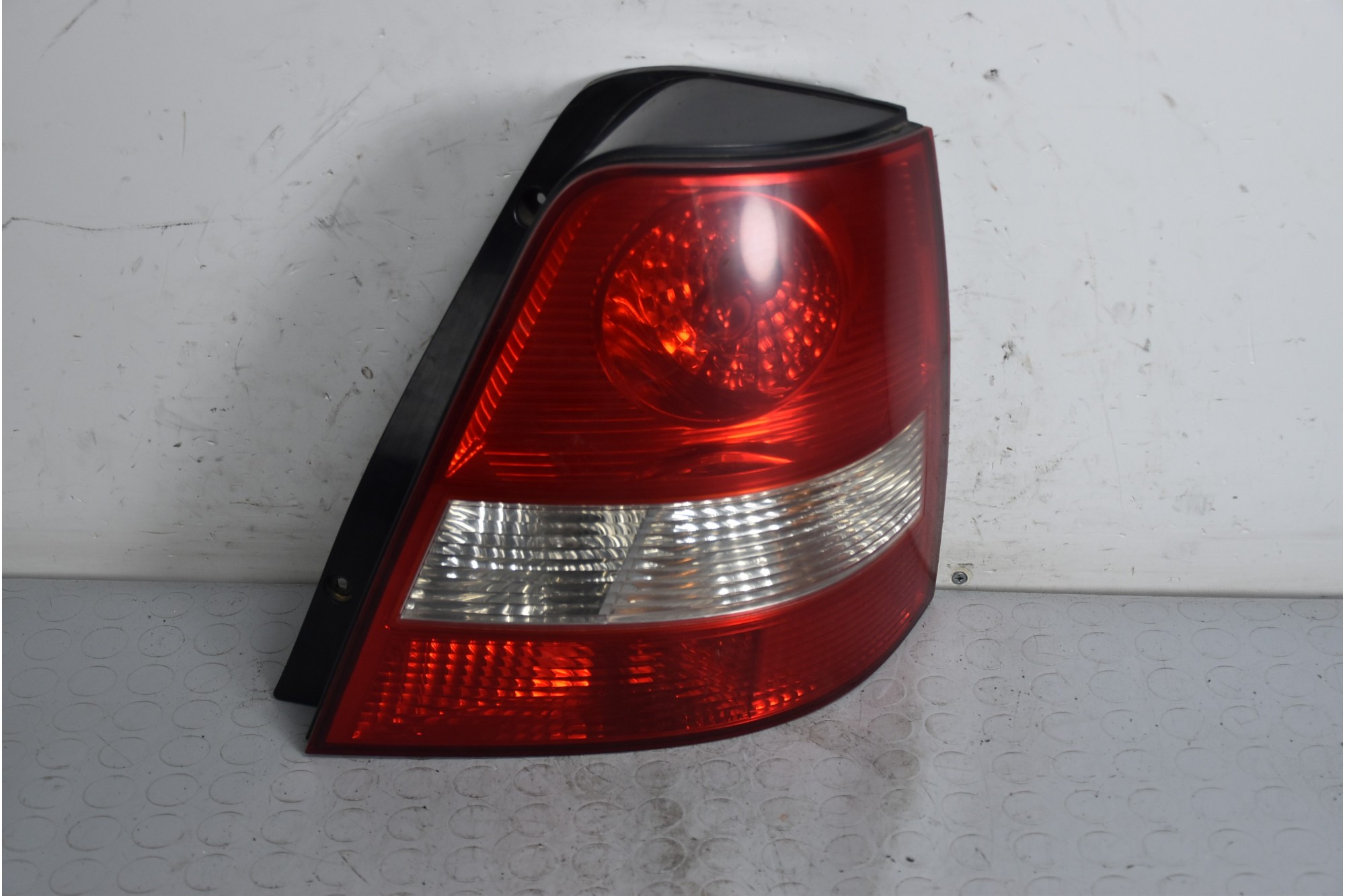 Fanale Stop Posteriore DX Kia Sorento dal 2002 al 2009 Cod 924023E010  1641397326459