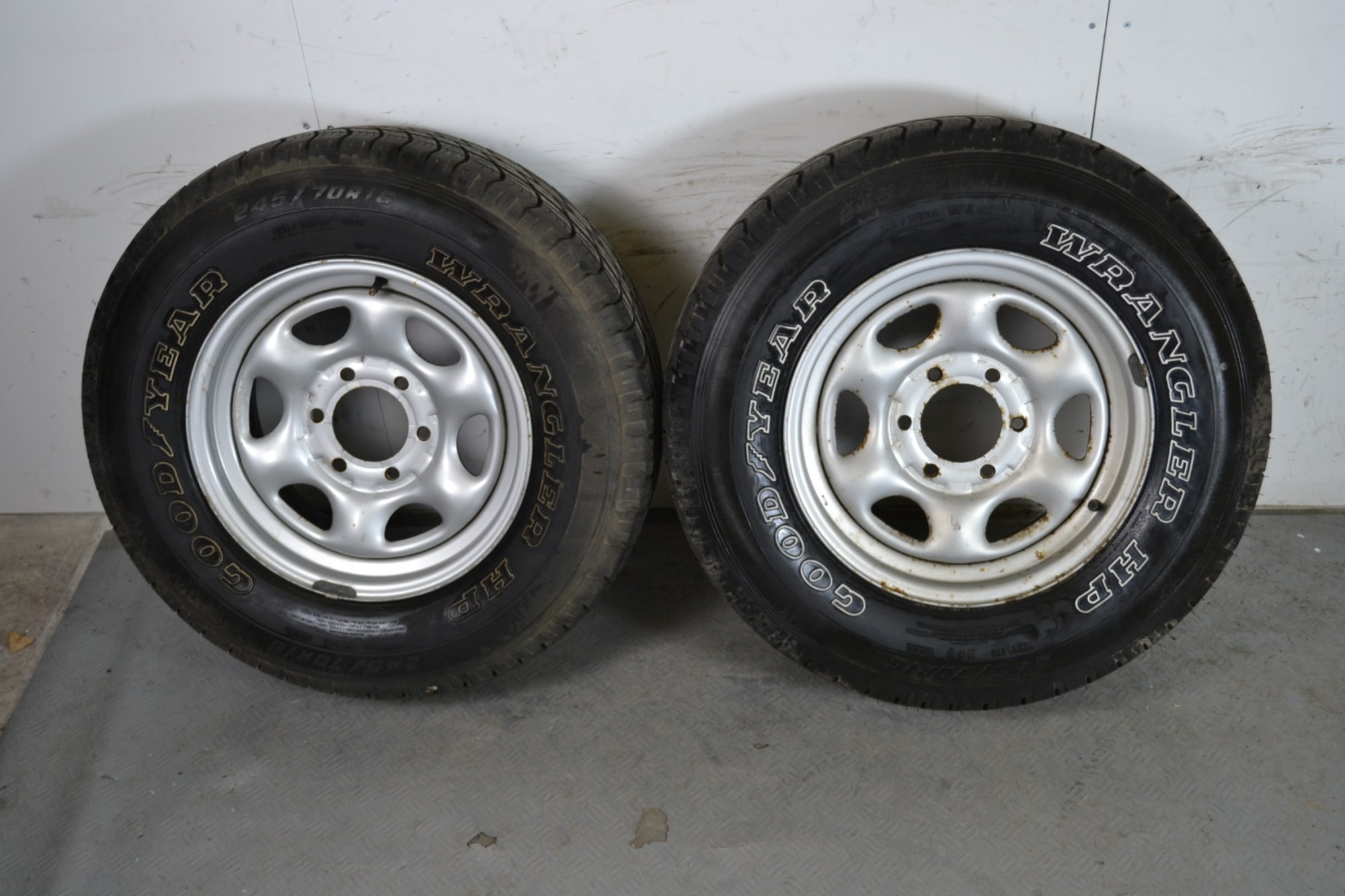 Coppia gomma e cerchio Opel Frontera B Dal 1998 al 2003 Misura 245/70 R16  1642084524257