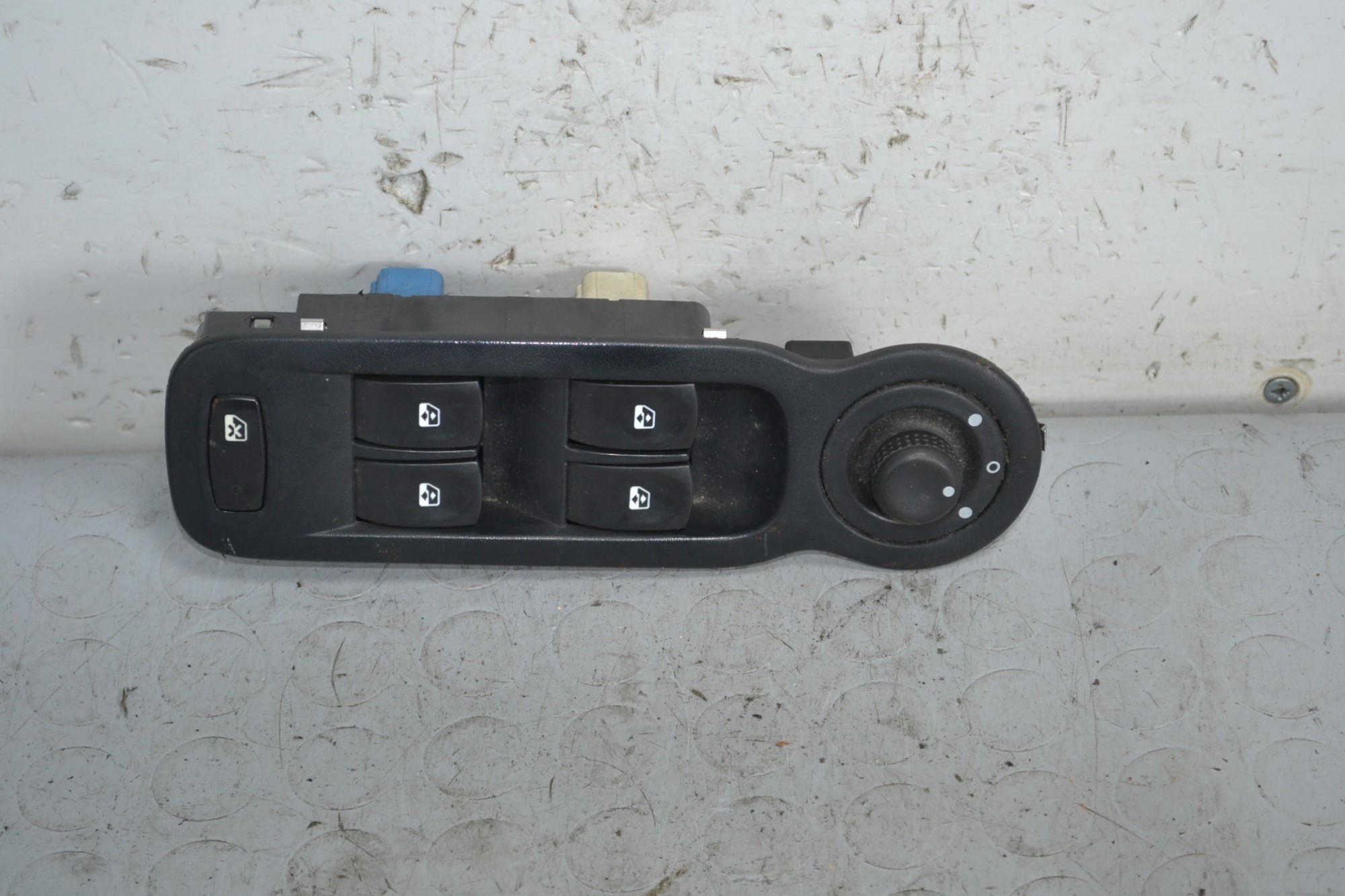 Pulsantiera alzacristalli anteriore SX Renault Gran Modus Dal 2008 al 2013 Cod 8200379694  1642775090832