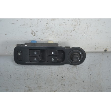 Pulsantiera alzacristalli anteriore SX Renault Gran Modus Dal 2008 al 2013 Cod 8200379694  1642775090832