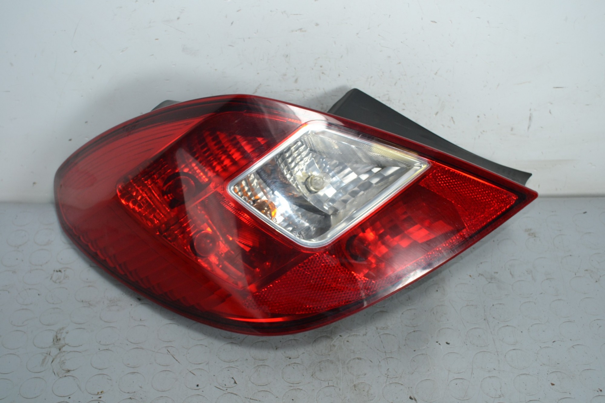 Fanale stop posteriore SX Opel Corsa D 5 porte Dal 2006 al 2014 Cod 13269050  1642775459578