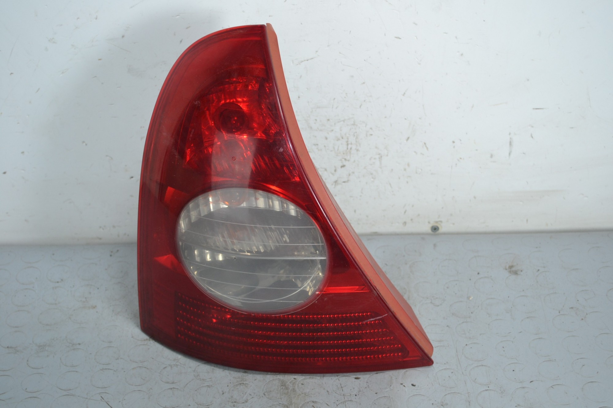 Fanale Stop Posteriore SX Renault Clio II dal 1998 al 2012 Cod 8200284685  1643209390276