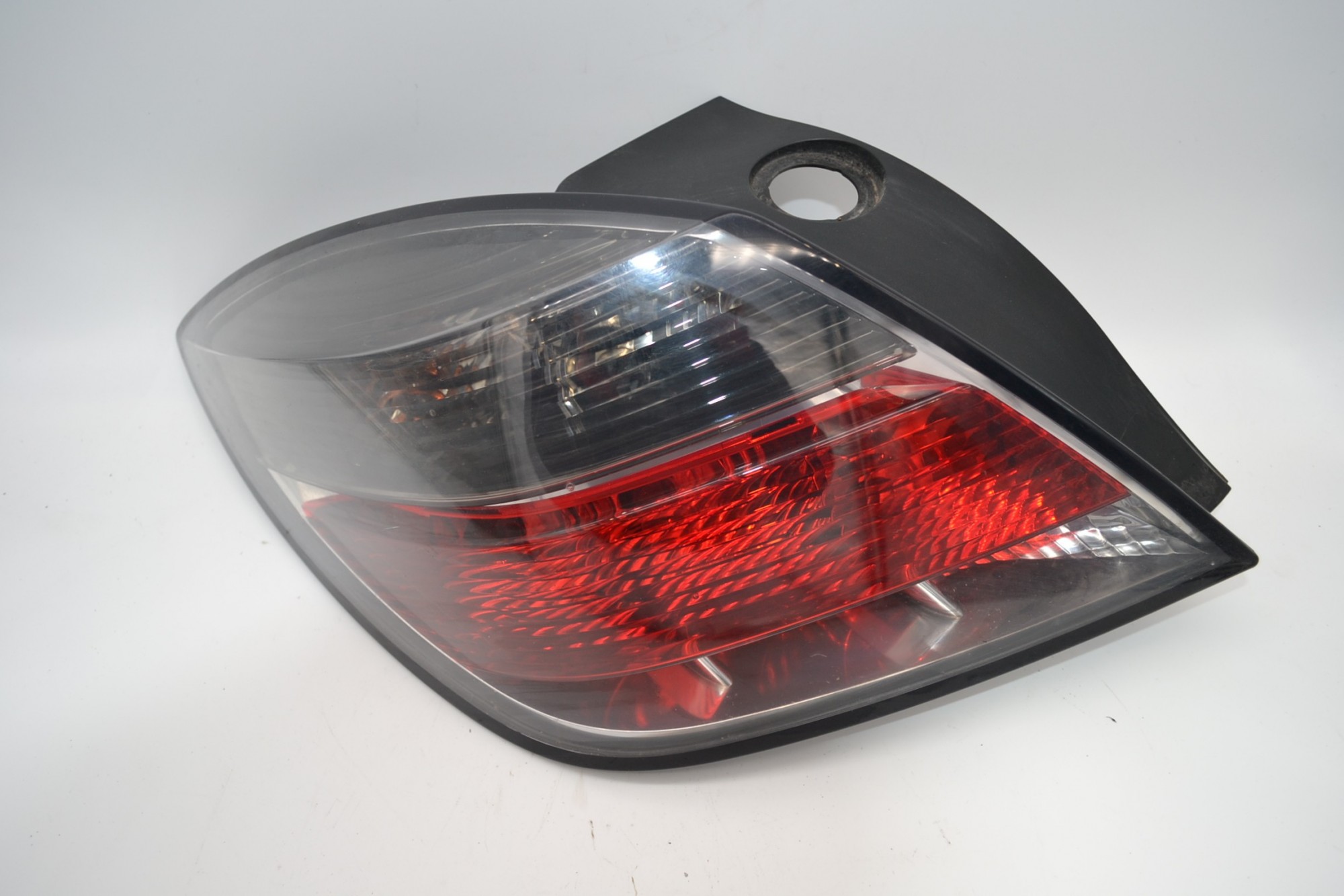 Fanale Stop Posteriore SX Opel Astra H dal 2004 al 2011 Cod 24451832  1643726329902