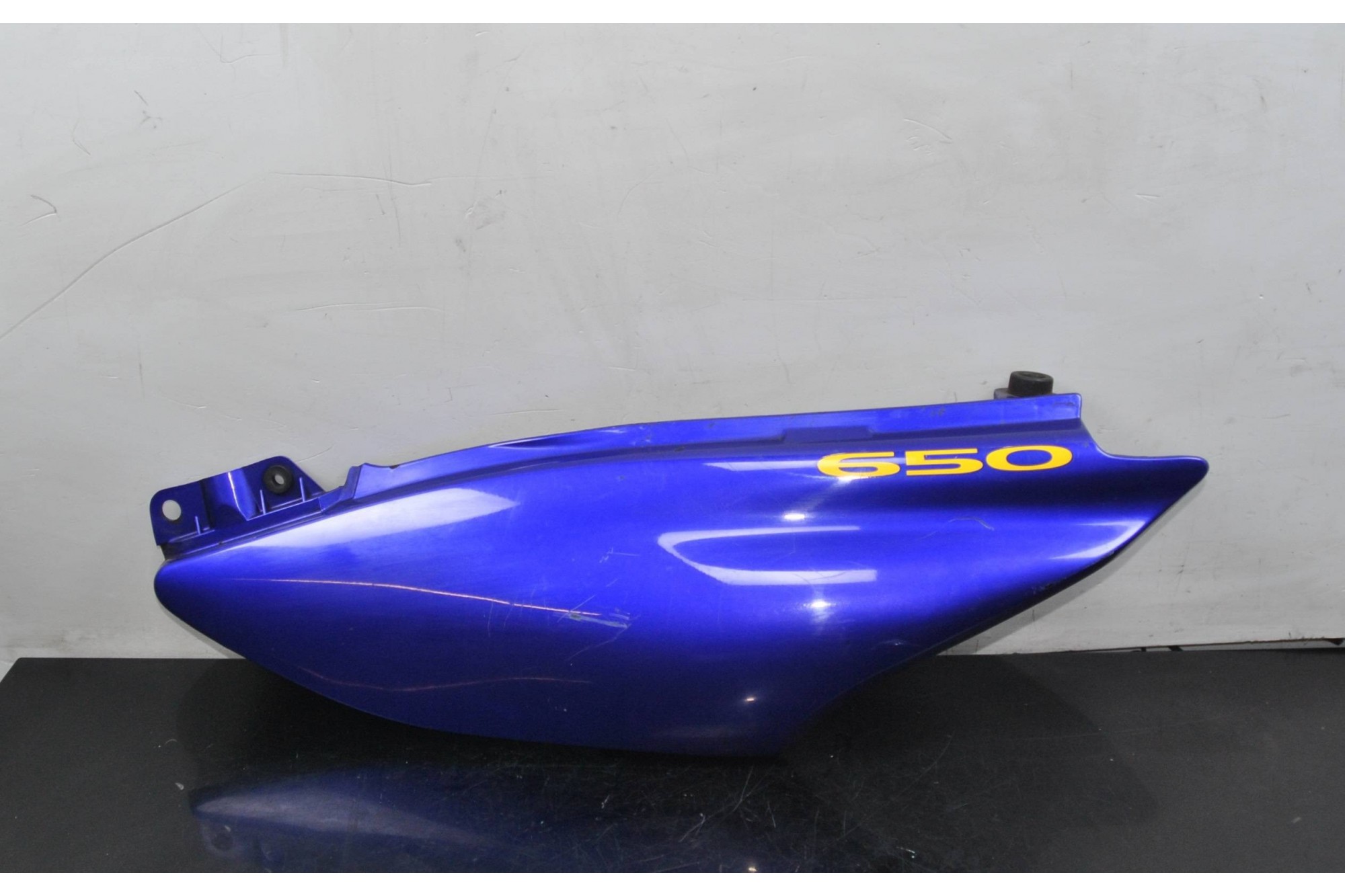 Carena posteriore sinistra Sx Suzuki XF 650 Freewind dal 1997 al 2003  2400000071150