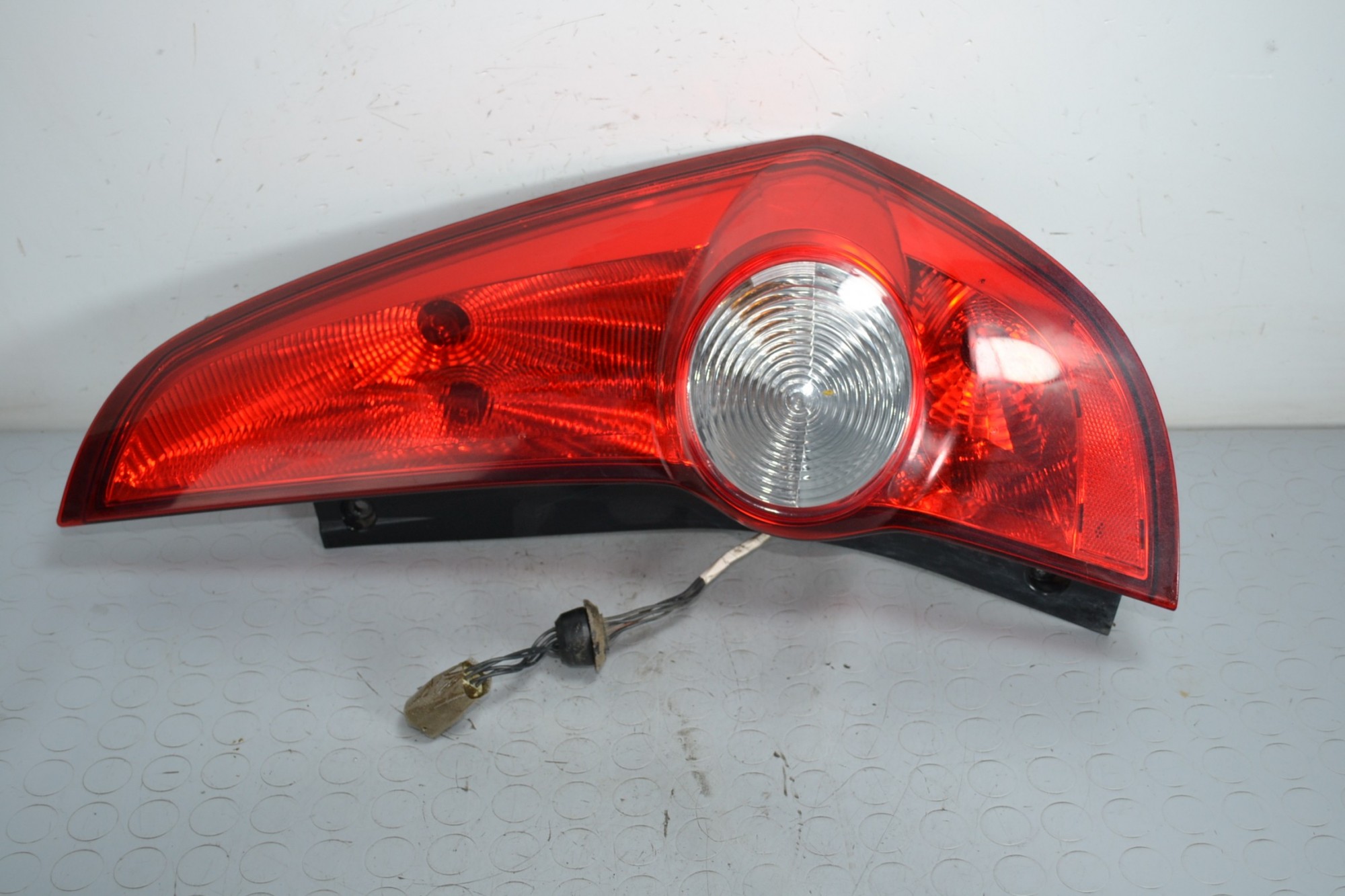 Fanale stop posteriore DX Opel Agila B Dal 2008 al 2015 Cod 93193680  1643903225393
