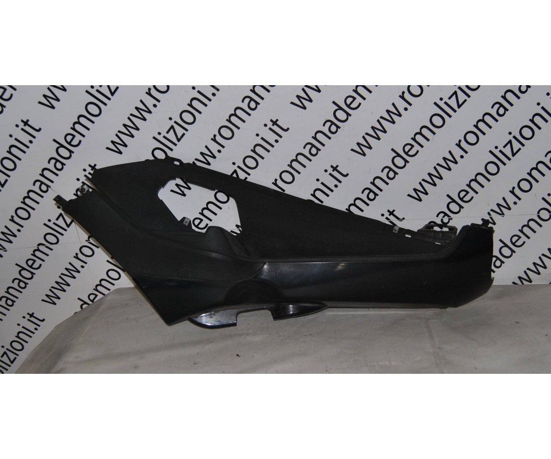 Carena sottopedana destro Dx Piaggio MP3 250 - 400 ie '06 - '11  2400000055600