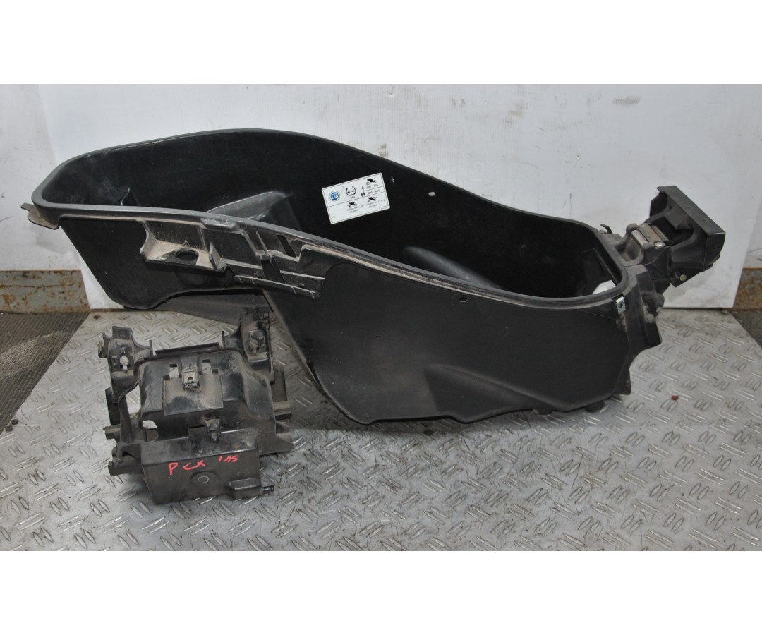 Carena Vano Sottosella Honda PCX 125 / 150 Dal 2014 al 2016 1644506816117 Carena Vano Sottosella Honda PCX 125 / 150 Dal 2014 al 2016 1644506816117