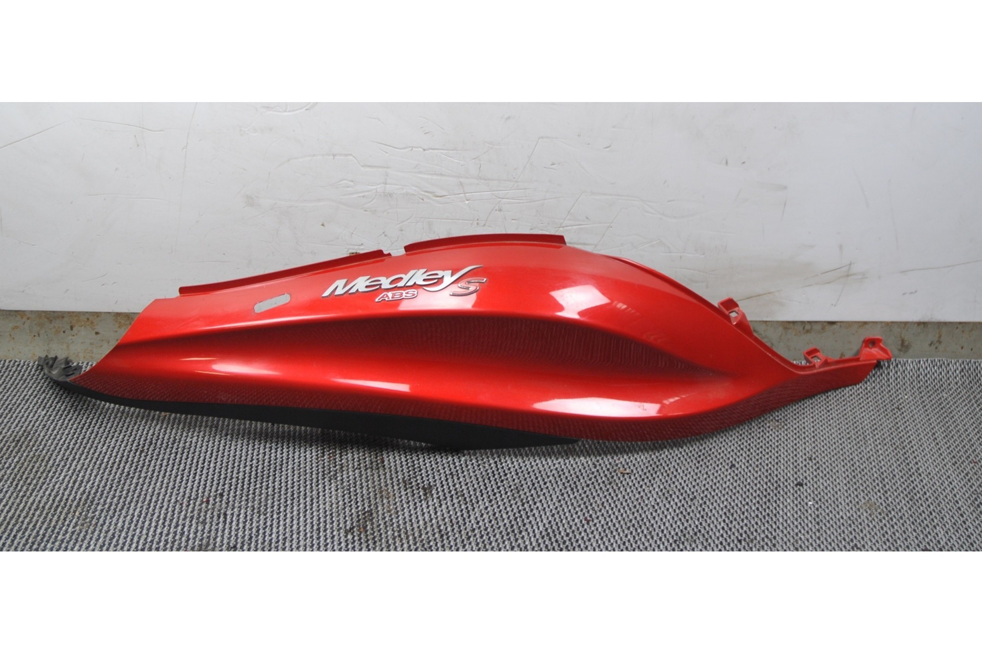Carena posteriore destra Dx Piaggio Medley 125 / 150 dal 2016 al 2019  2400000077534