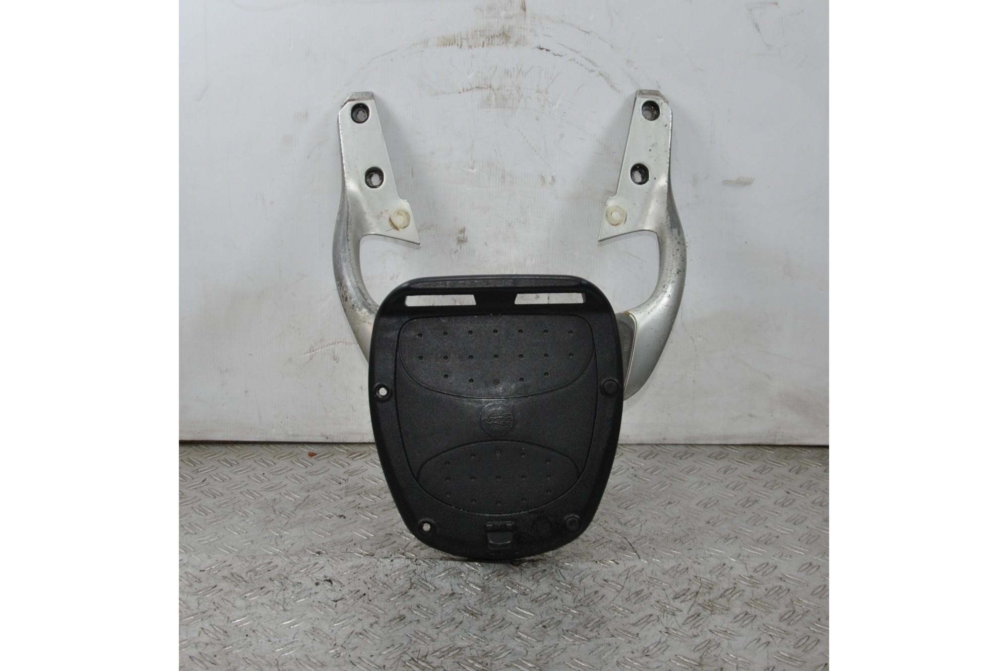 Maniglione portapacchi posteriore Aprilia Scarabeo Light 125 Dal 2007 al 2012  1644593730365