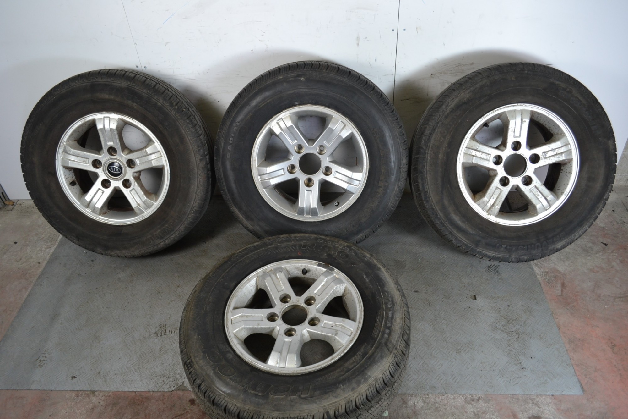 Treno completo Kia Sorento Dal 2002 al 2009 Misura 245/70 R16  1645195979671