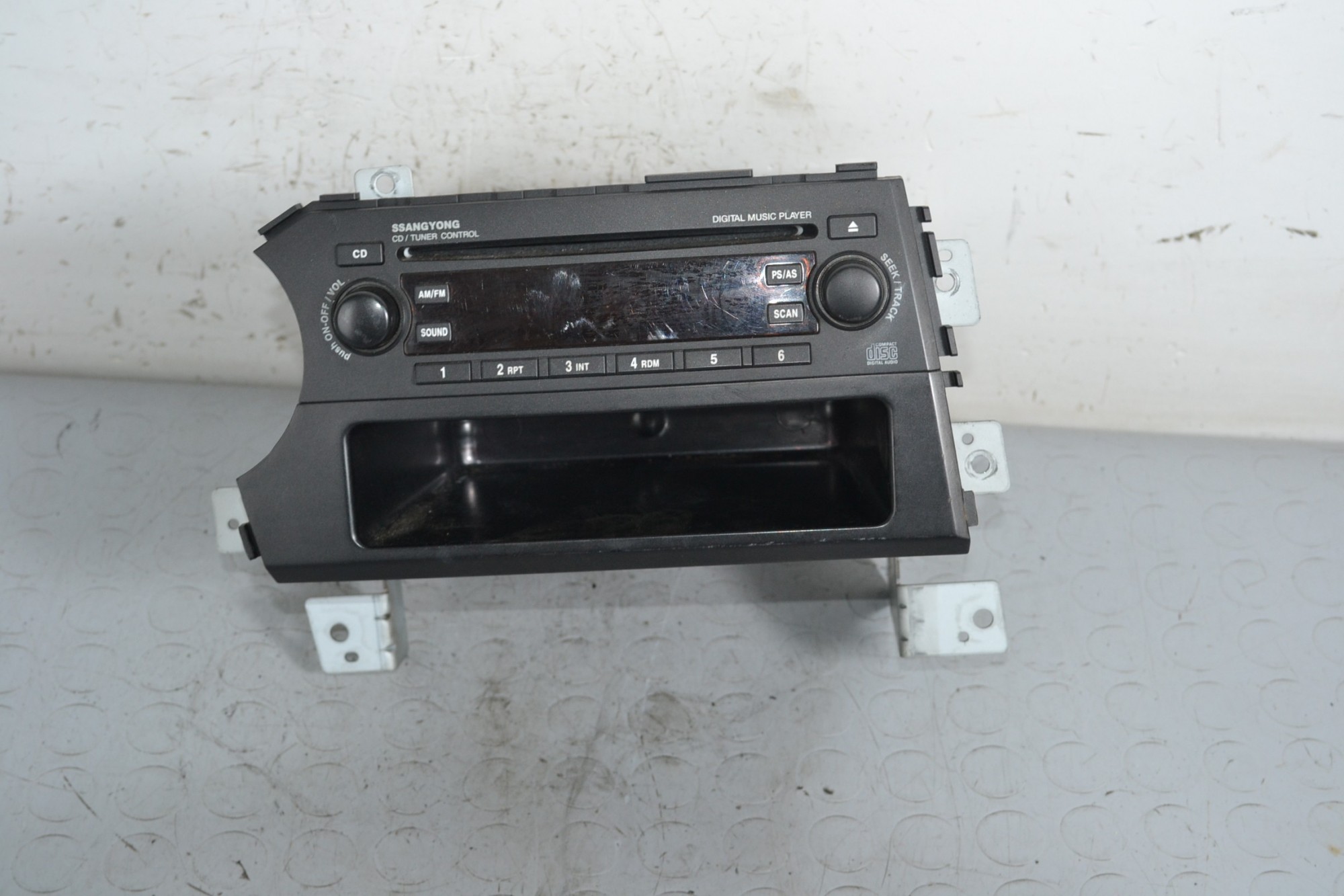 Autoradio + Lettore CD SsangYong Actyon dal 2006 al 2018 Cod 89100-09101  1645442837013