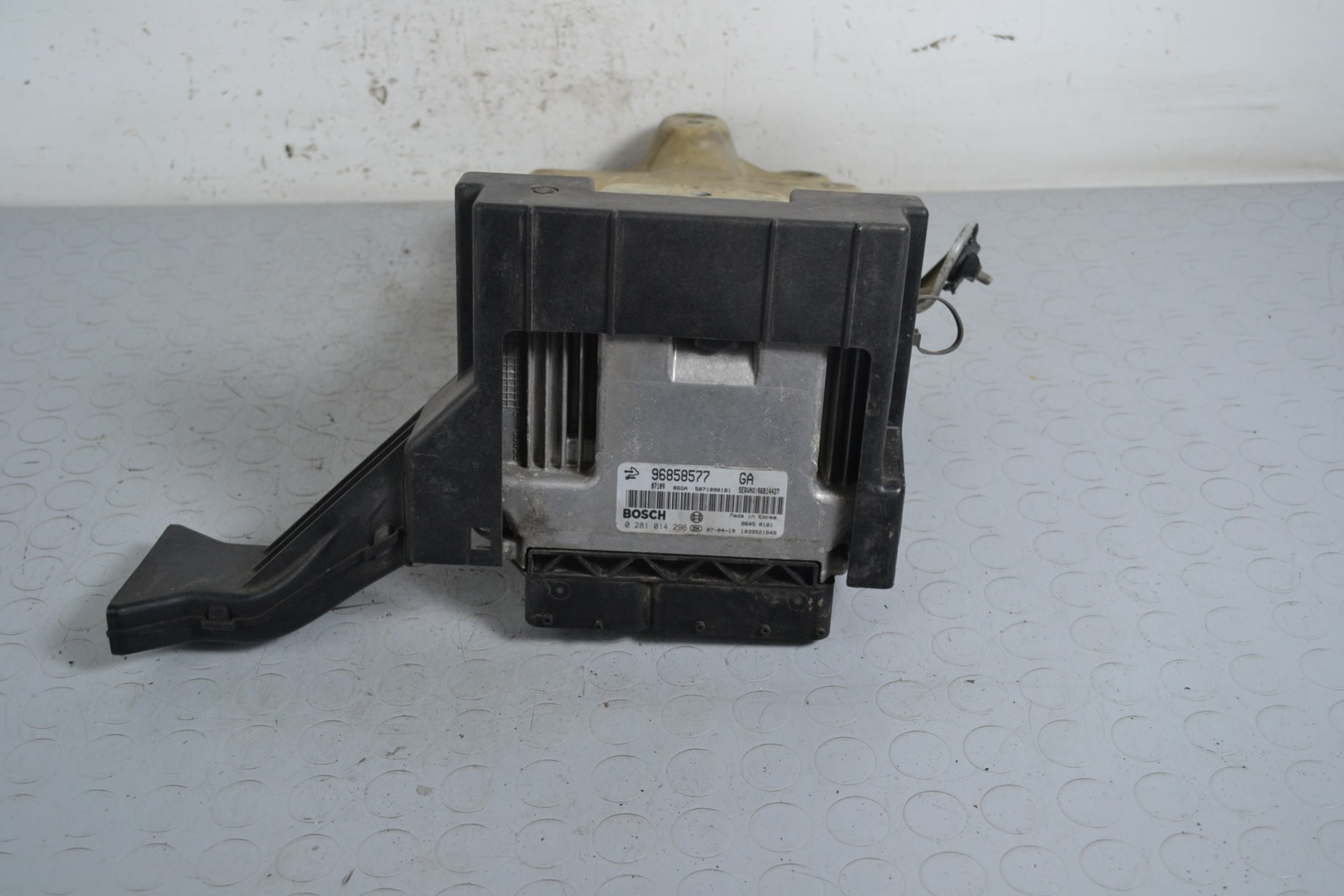 Centralina ECU Chevrolet Captiva dal 2006 al 2011 Cod 96858577  1645633485184