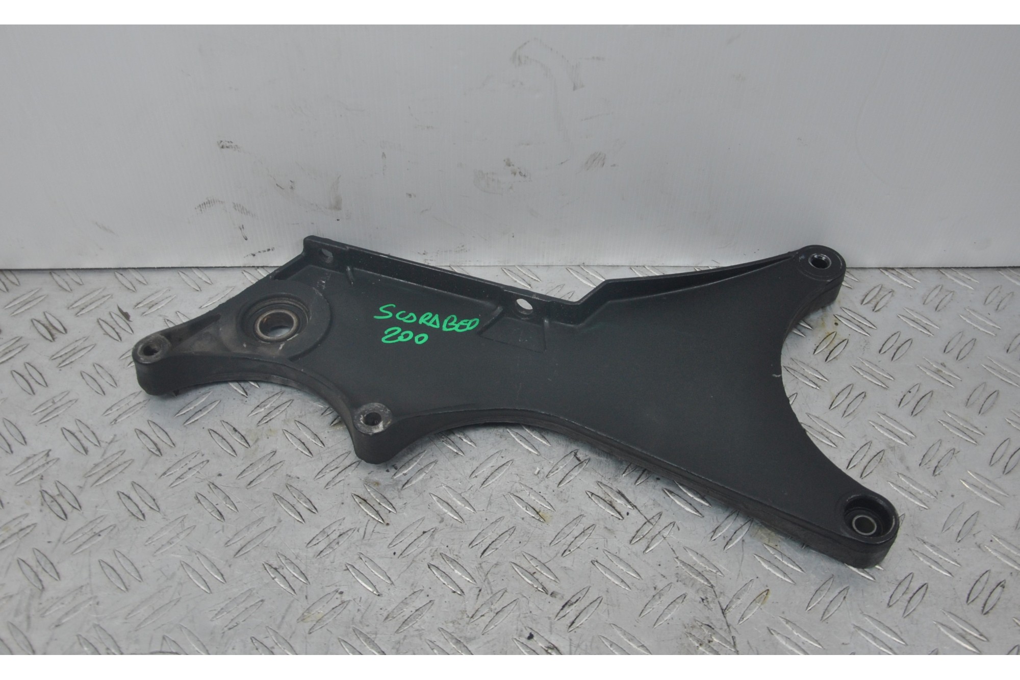 Staffa Supporto Marmitta Aprilia Scarabeo 200 dal 2002 al 2004  1645802295828