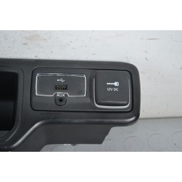 Porta Ingresso USB + Aux Jeep Renegade dal 2014 in poi Cod 735665553  1646208141733