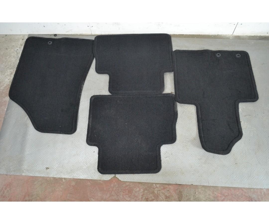 Set tappetini completo Kia Sorento XM Dal 2009 al 2014 Cod 84310-2P000 / 2PF14AC000  1646308237435