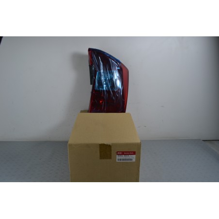 Fanale stop posteriore DX Kia Carens Dal 2006 al 2013 Cod 924021D010  1646404470750