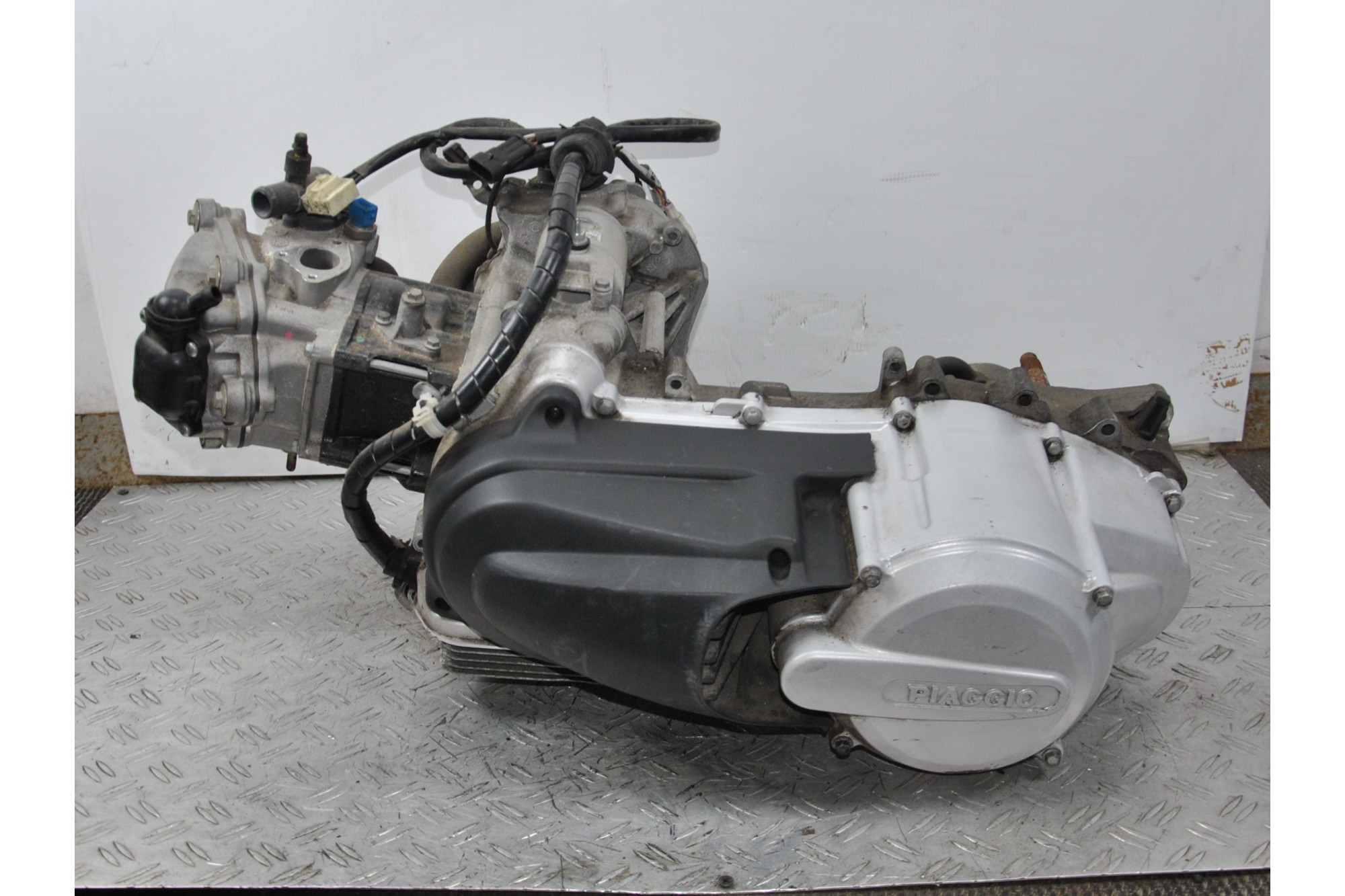 Blocco Motore Completo Piaggio MP3 300 Hybrid dal 2010 al 2016 cod M652M Num 1000382  1647524888104