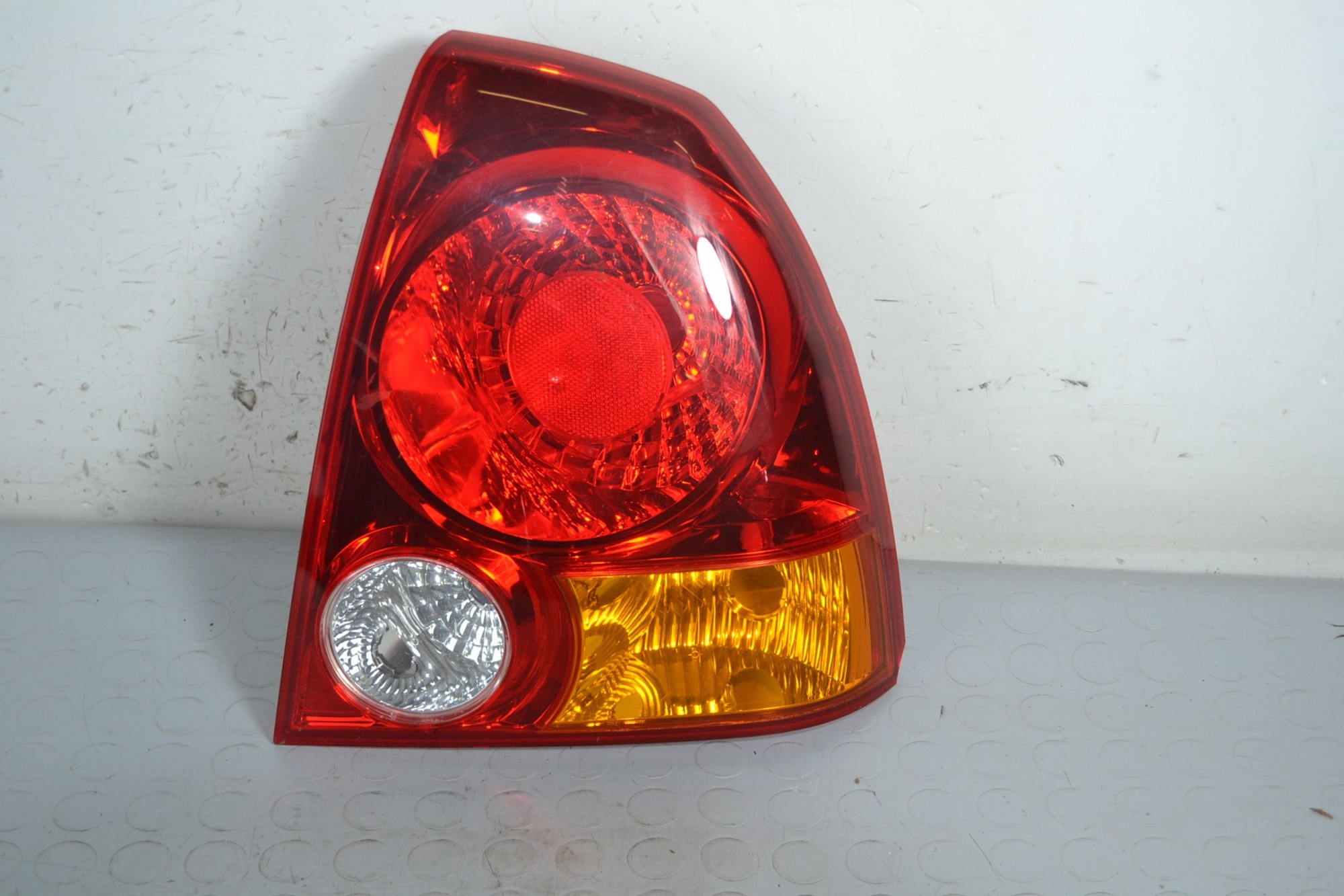 Fanale Stop Posteriore DX Hyundai Accent II dal 1999 al 2005 Cod 92402-255  1648217504714