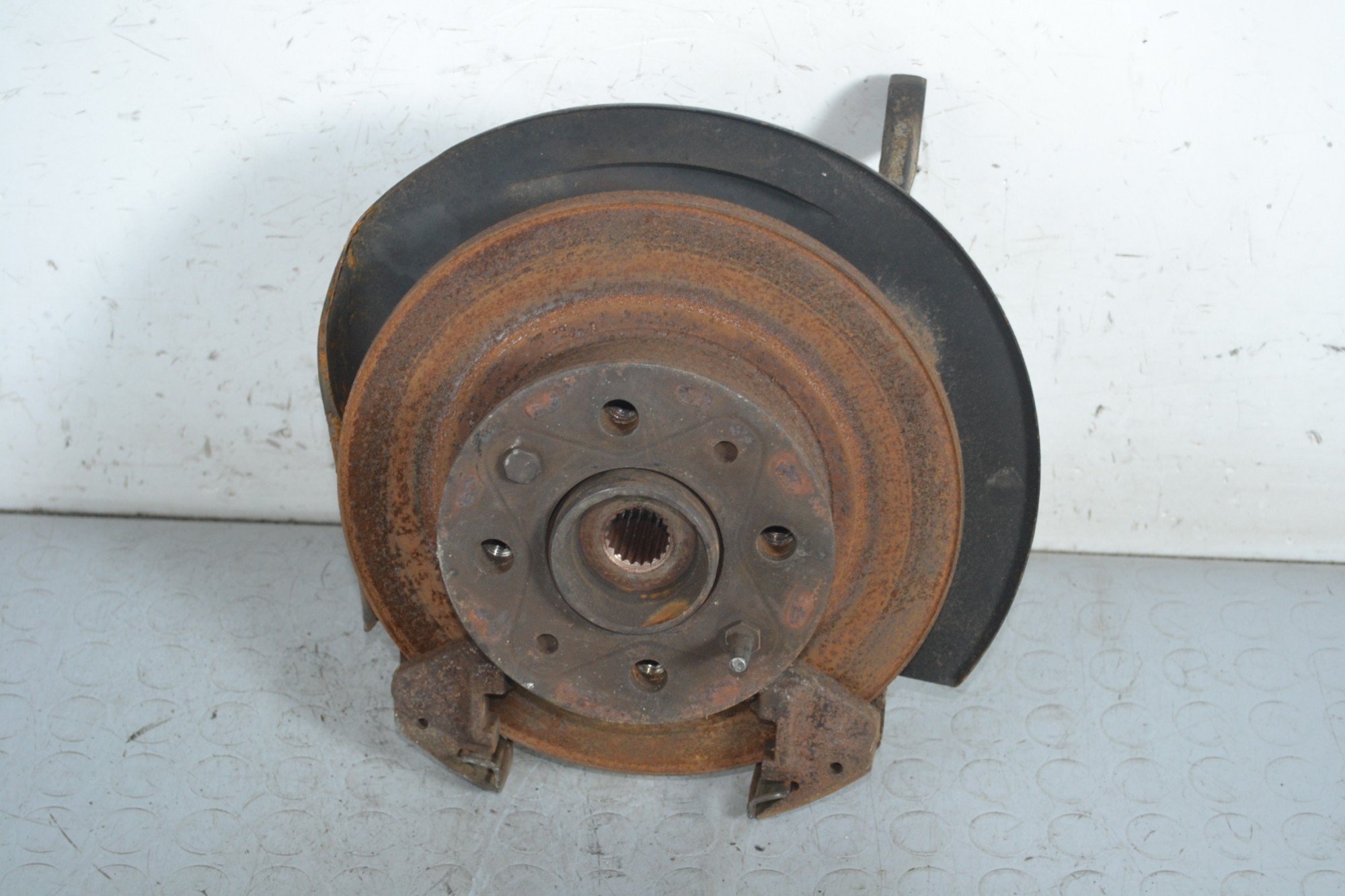 Mozzo Ruota Anteriore DX Fiat 127 dal 1977 al 1981  1649252139589