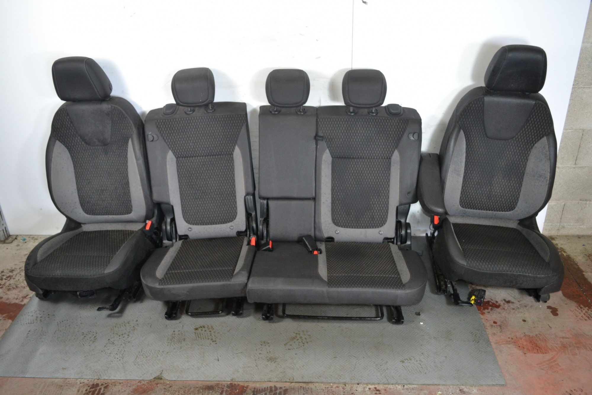 Tappezzeria completa Ford Kuga Dal 2008 al 2012  1649421308488